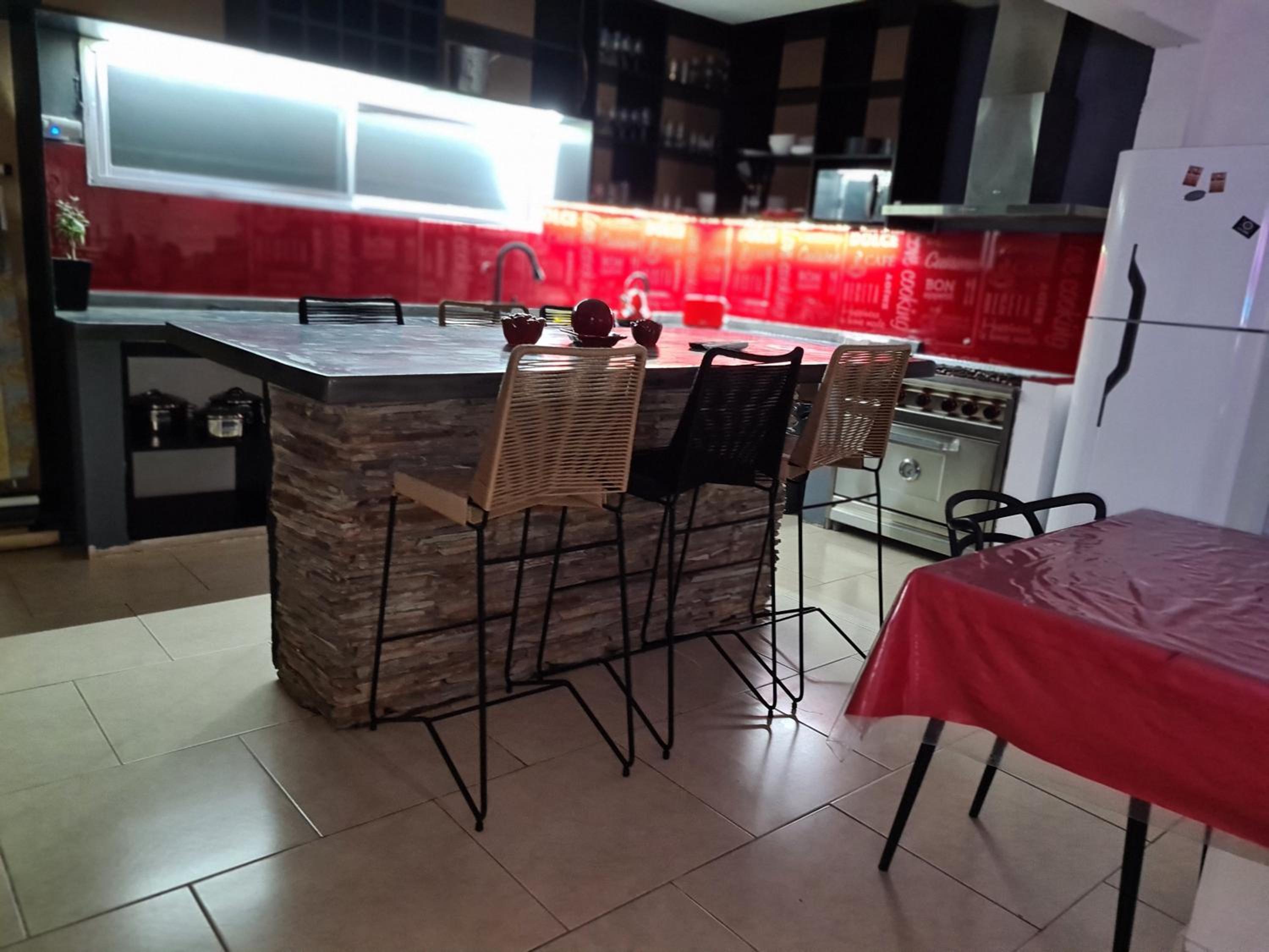 Alquilo casa