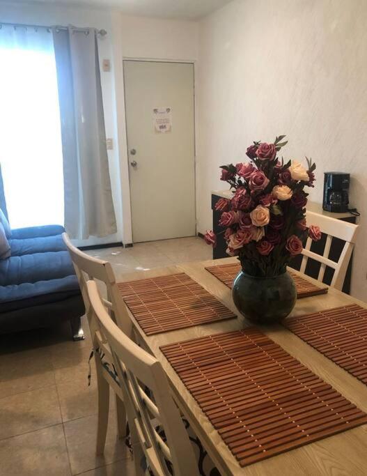 Departamento condominio en Ixtapa con alberca seguridad A/C view 5