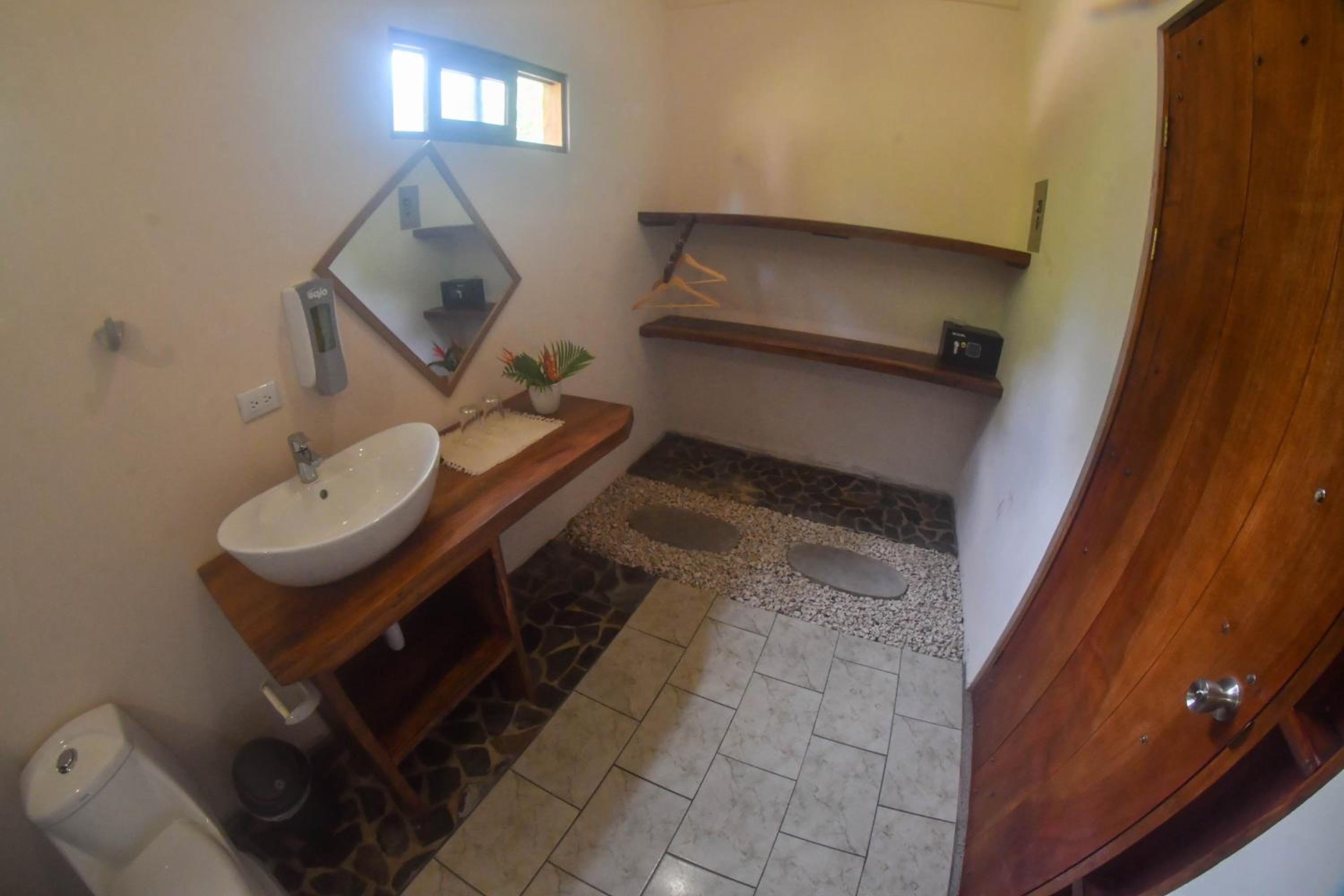 Tarcoles Birding Lodge