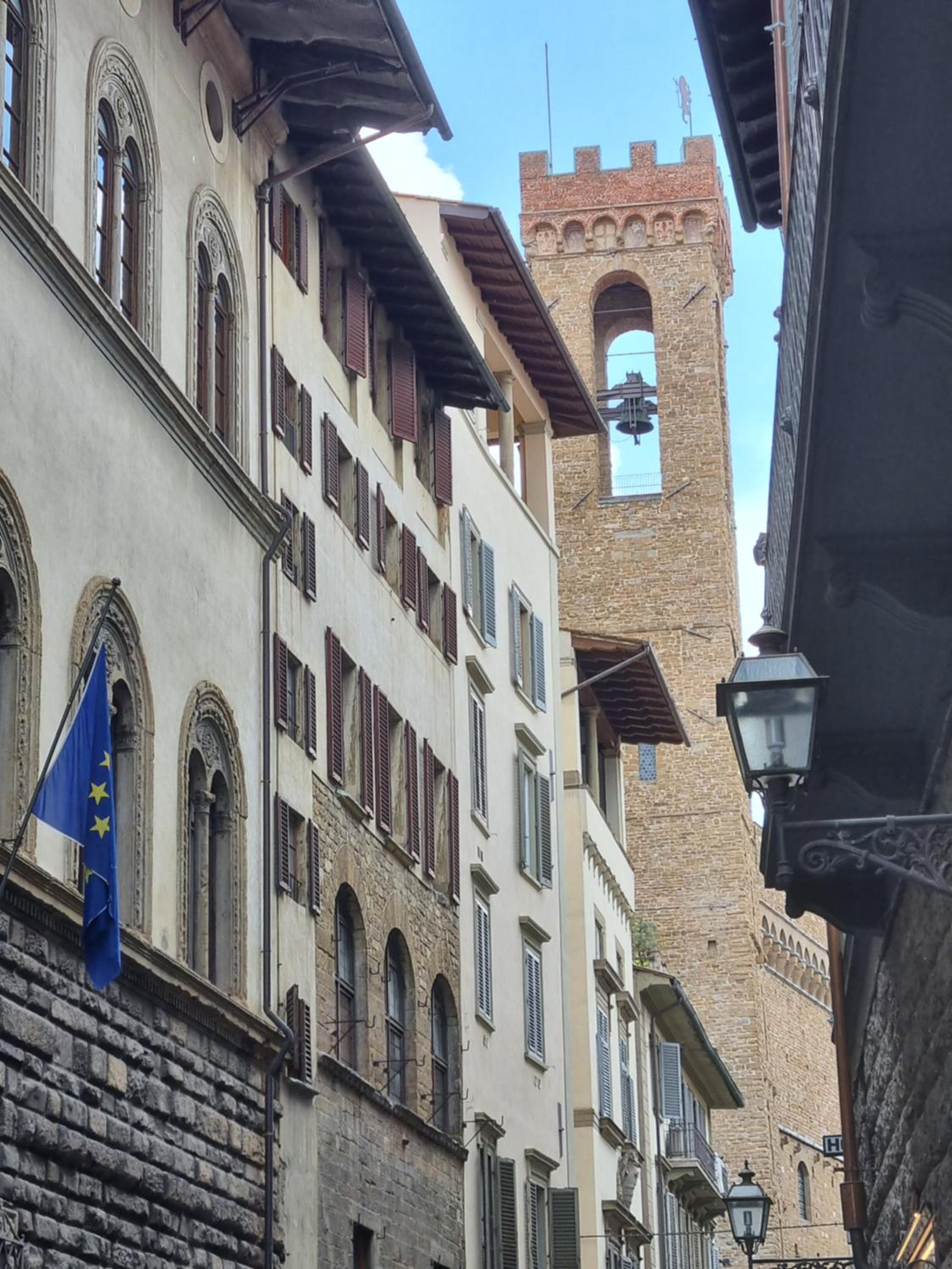 LA SEDE DELL'ARTE Monolocale Studio e Camere in Torre Medievale vicino a Duomo e Piazza Signoria