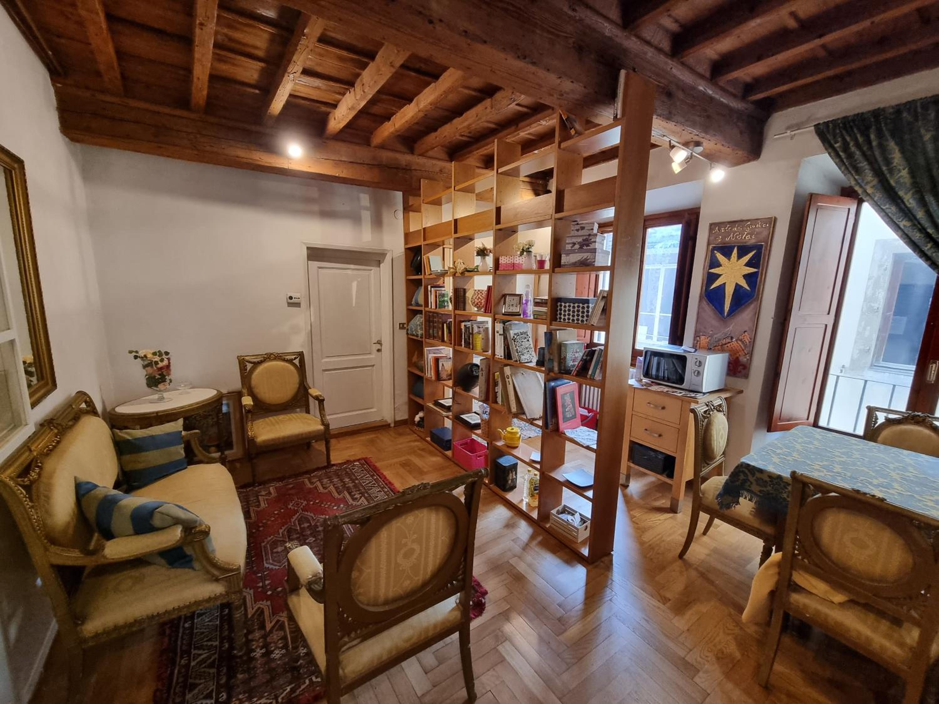 LA SEDE DELL'ARTE Monolocale Studio e Camere in Torre Medievale vicino a Duomo e Piazza Signoria