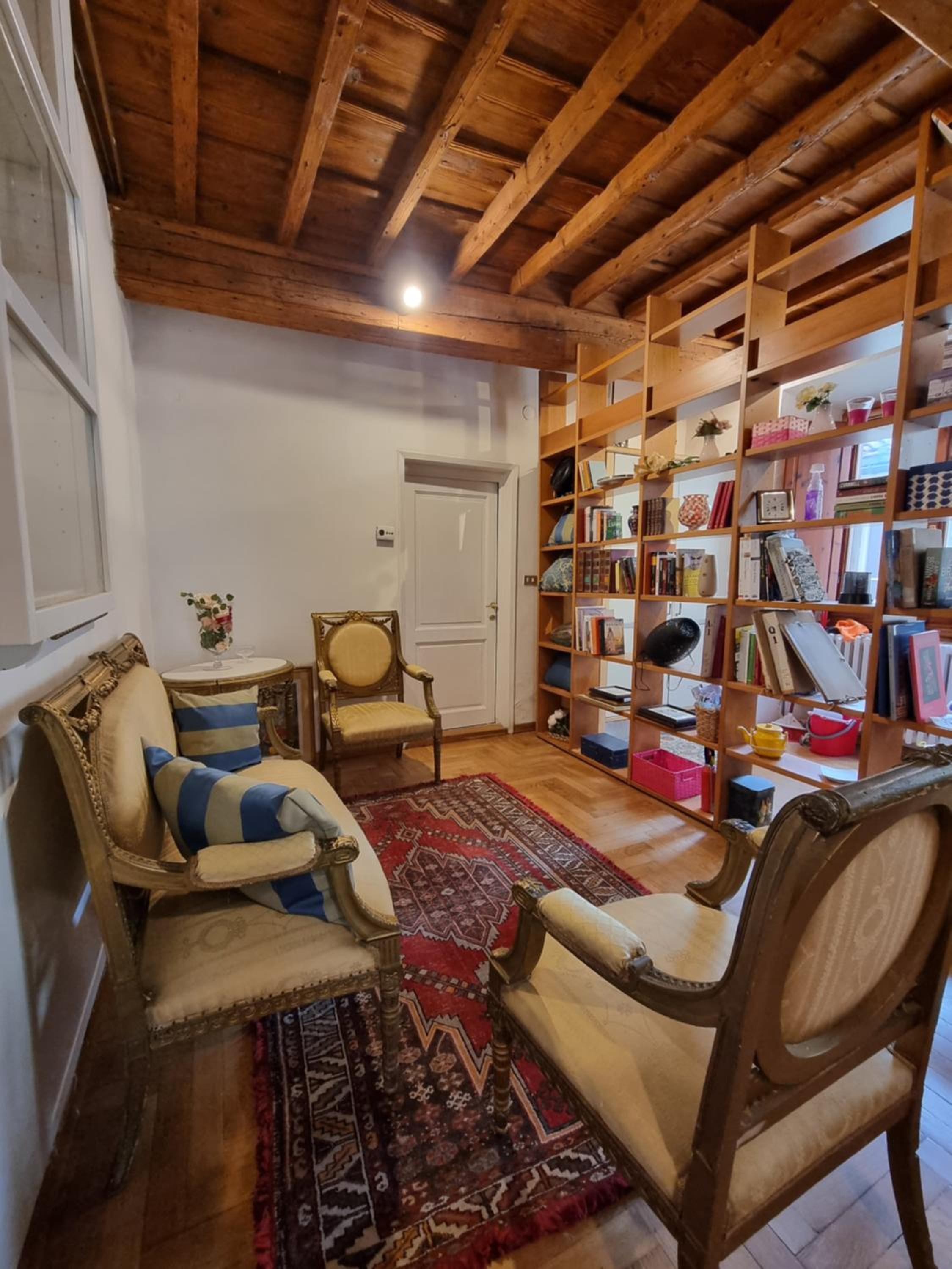 LA SEDE DELL'ARTE Monolocale Studio e Camere in Torre Medievale vicino a Duomo e Piazza Signoria