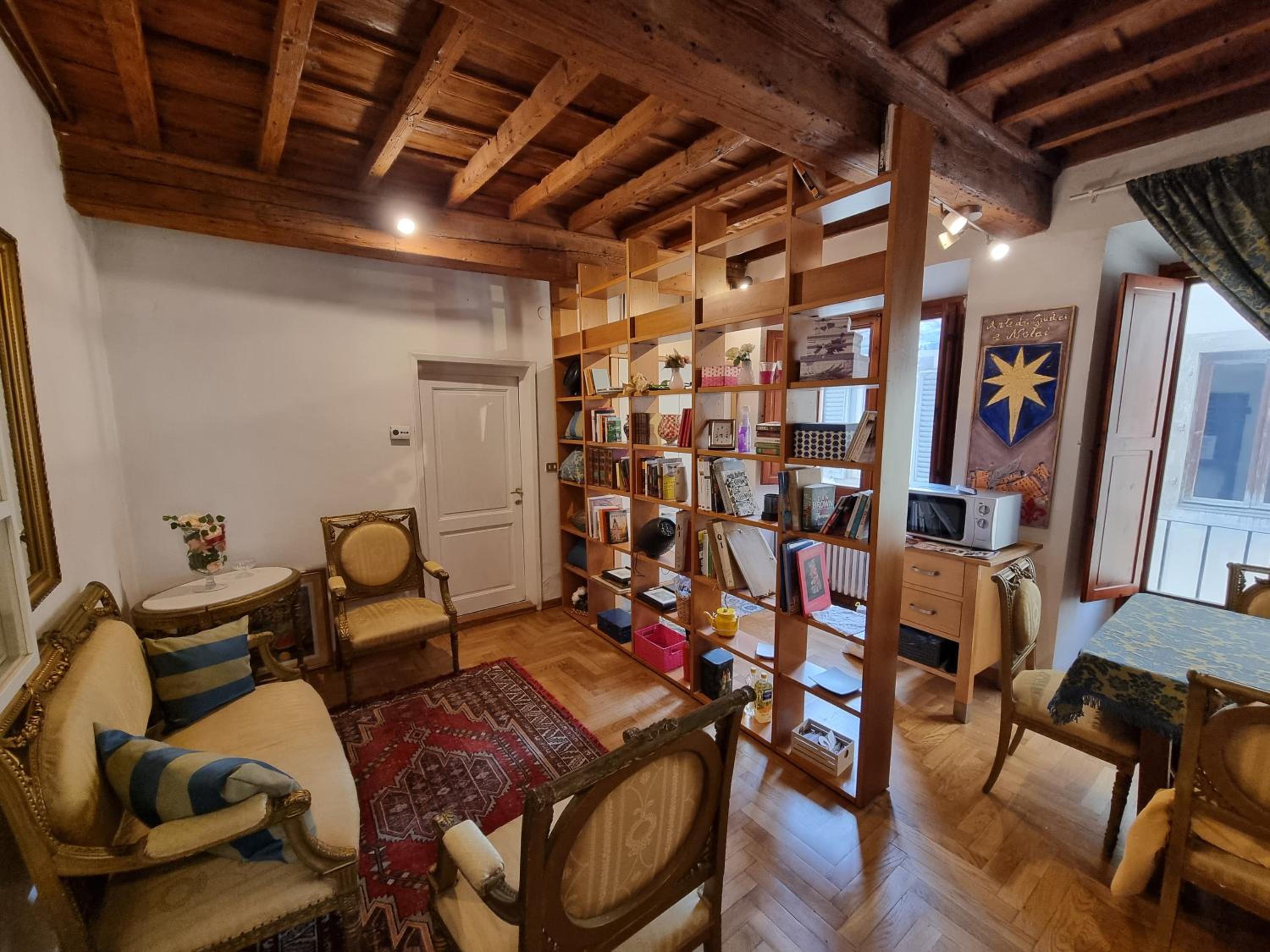 LA SEDE DELL'ARTE Monolocale Studio e Camere in Torre Medievale vicino a Duomo e Piazza Signoria