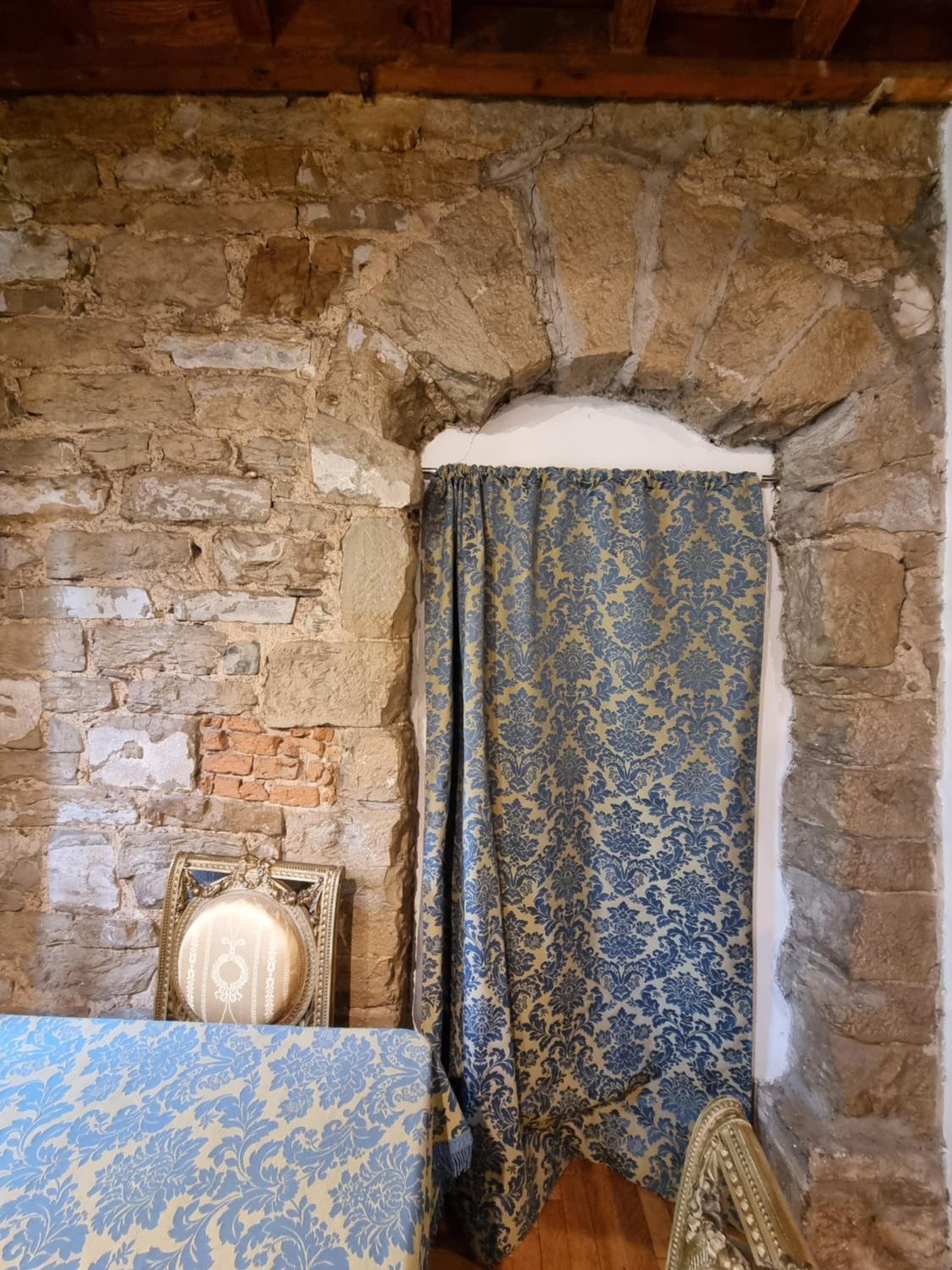 LA SEDE DELL'ARTE Monolocale Studio e Camere in Torre Medievale vicino a Duomo e Piazza Signoria