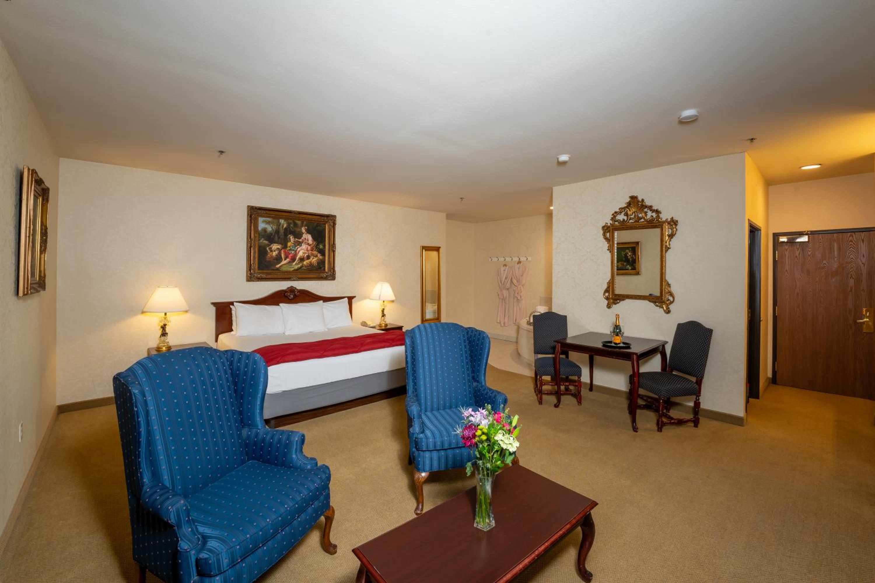 Silverland Inn - Property Image 6
