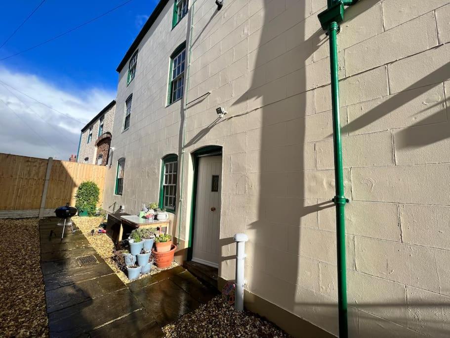 The Hideaway Holywell 1