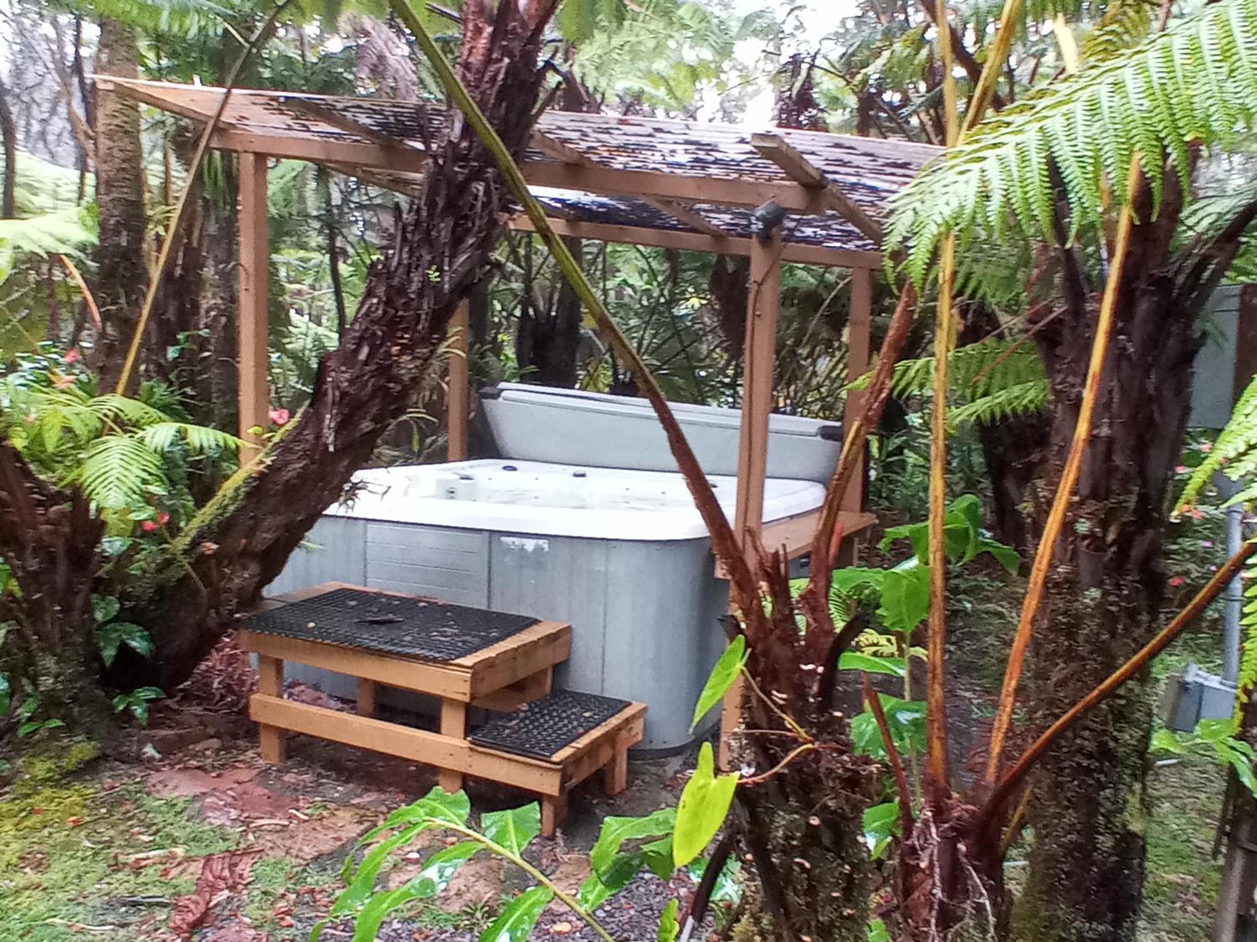Aloha Crater Lodge