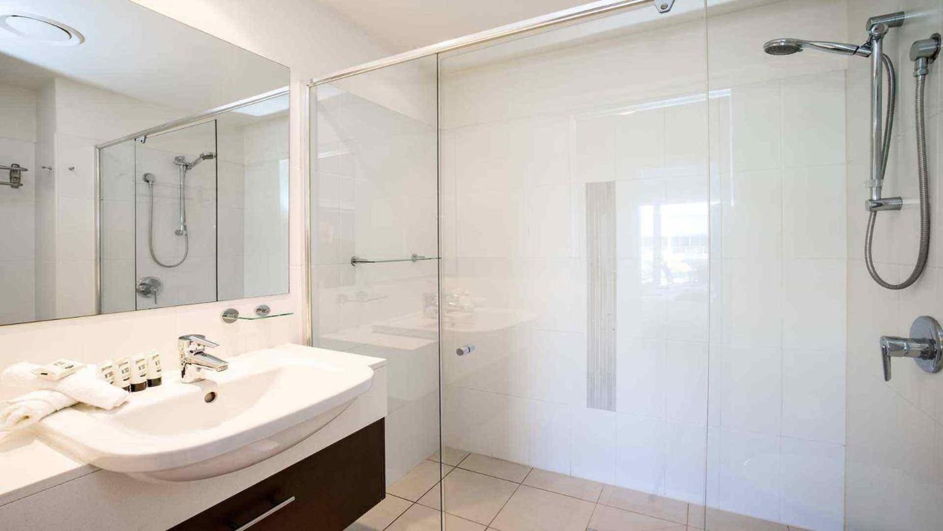 2BR Resort Living: 2-Bed Haven
