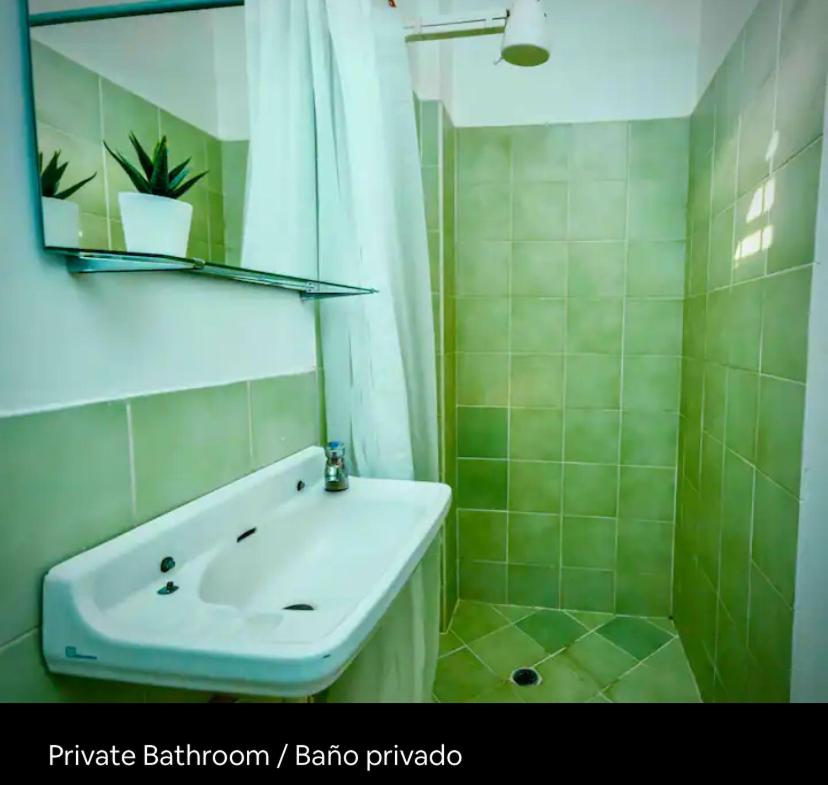 Private Room in Urdesa Central Guayaquil