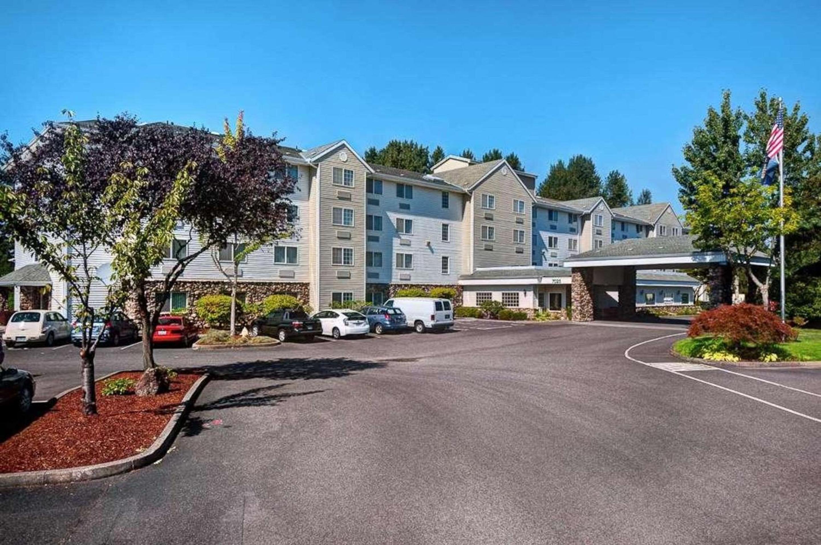 Hotel Country Inn & Suites by Radisson, Portland International Airport, OR