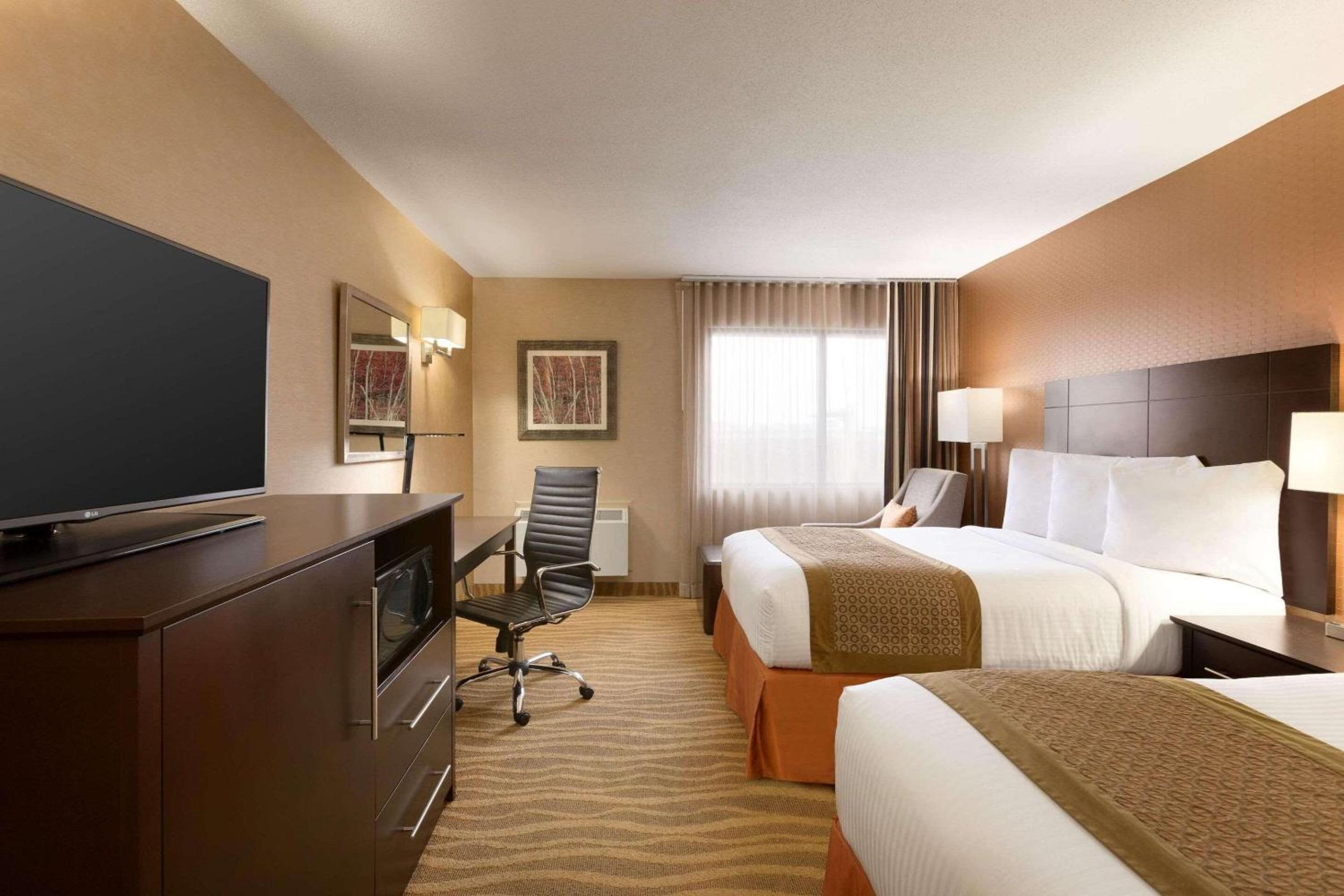 Toronto Vacations - Park Inn by Radisson Toronto-Markham - Property Image 2