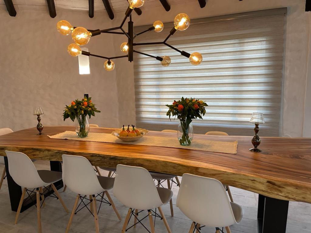 Luxury Finca el Ensueño, casa entera, con Sauna, Jacuzzi, BBQ y Caballos