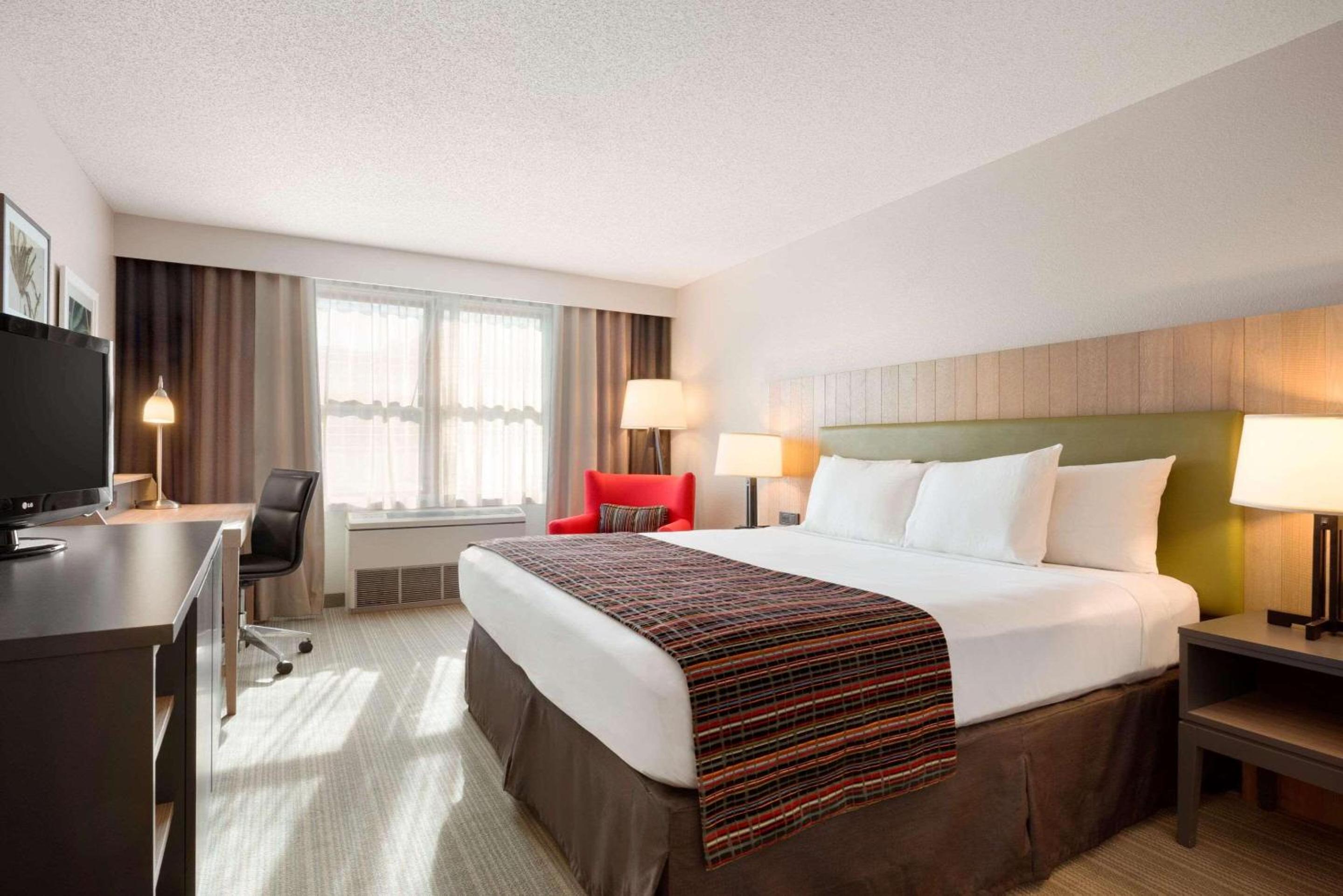 Plymouth Vacations - Country Inn  Suites by Radisson, Minneapolis West, MN - Property Image 8