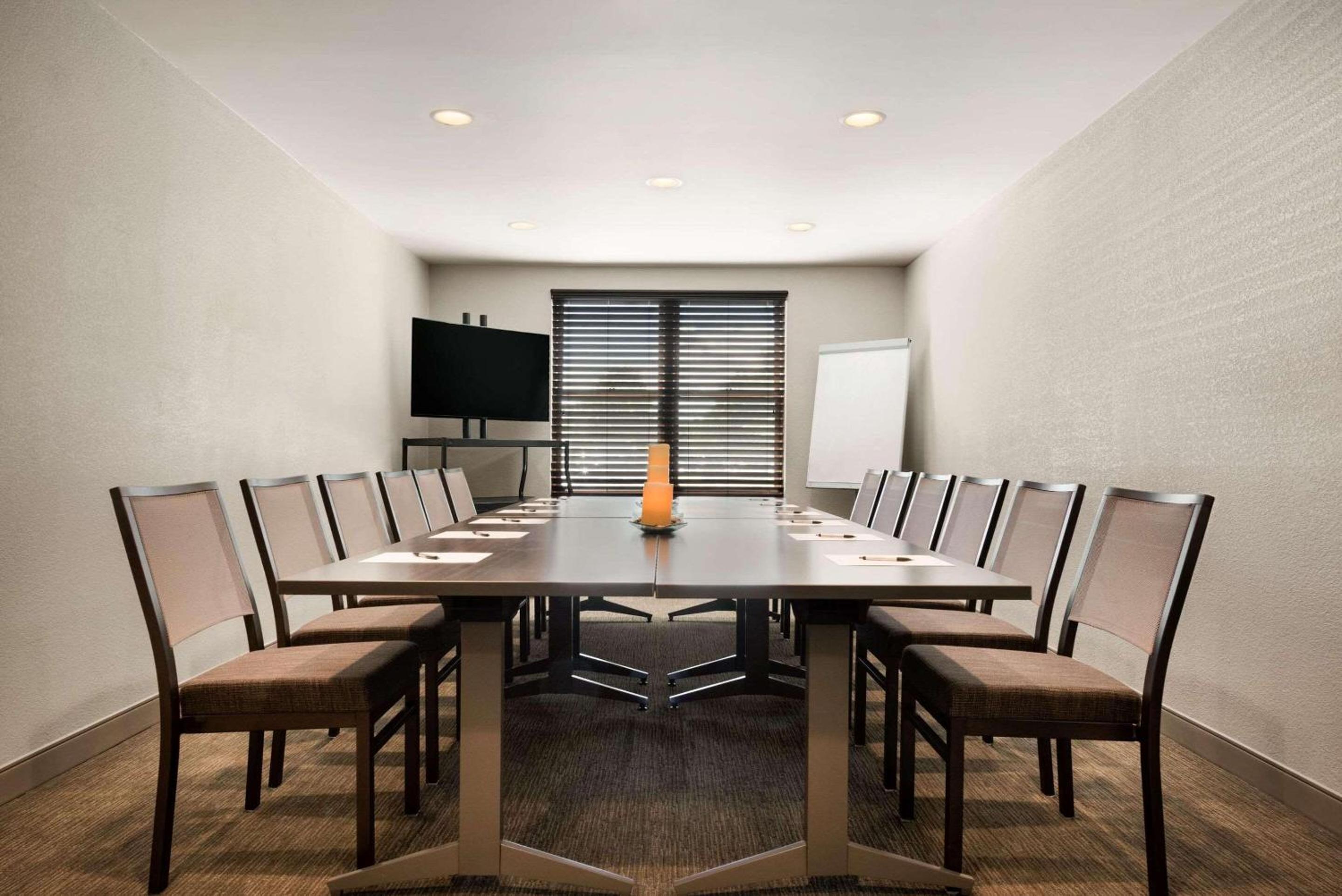 Plymouth Vacations - Country Inn  Suites by Radisson, Minneapolis West, MN - Property Image 1