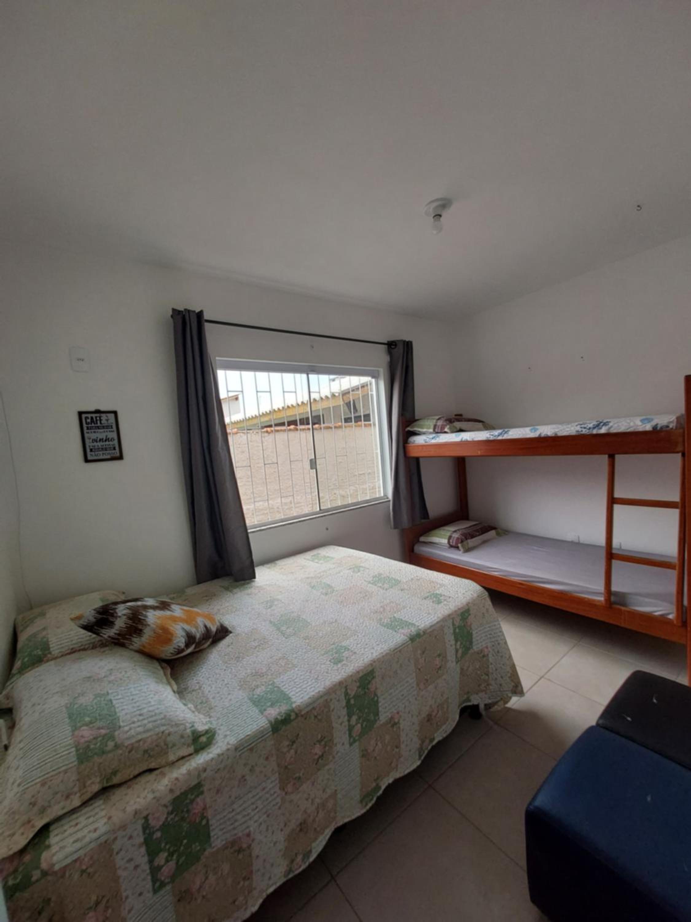 Apartamento Praia da Pinheira, 500m do mar.