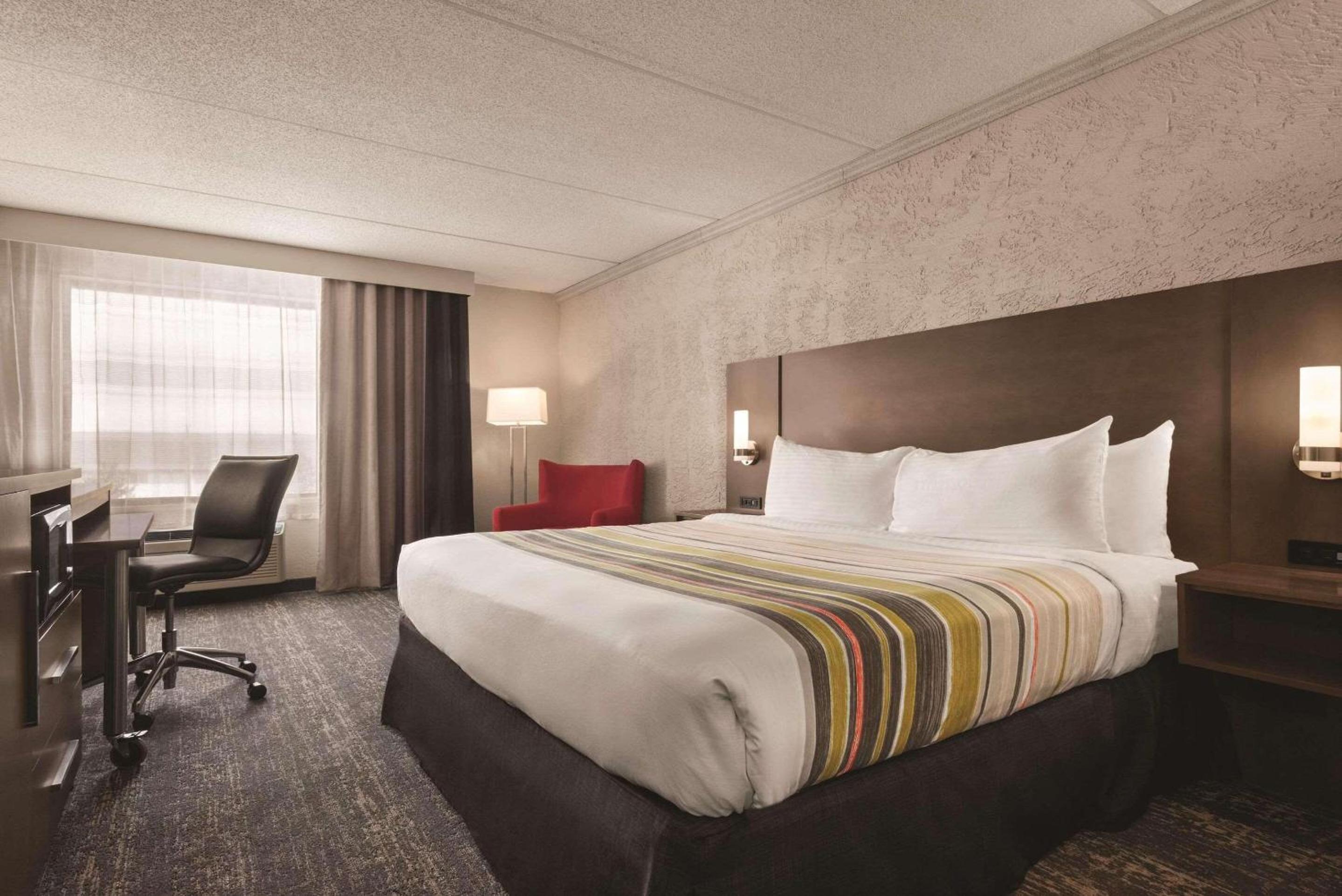 Milwaukee Vacations - Country Inn  Suites by Radisson, Mt Pleasant-Racine West, WI - Property Image 5