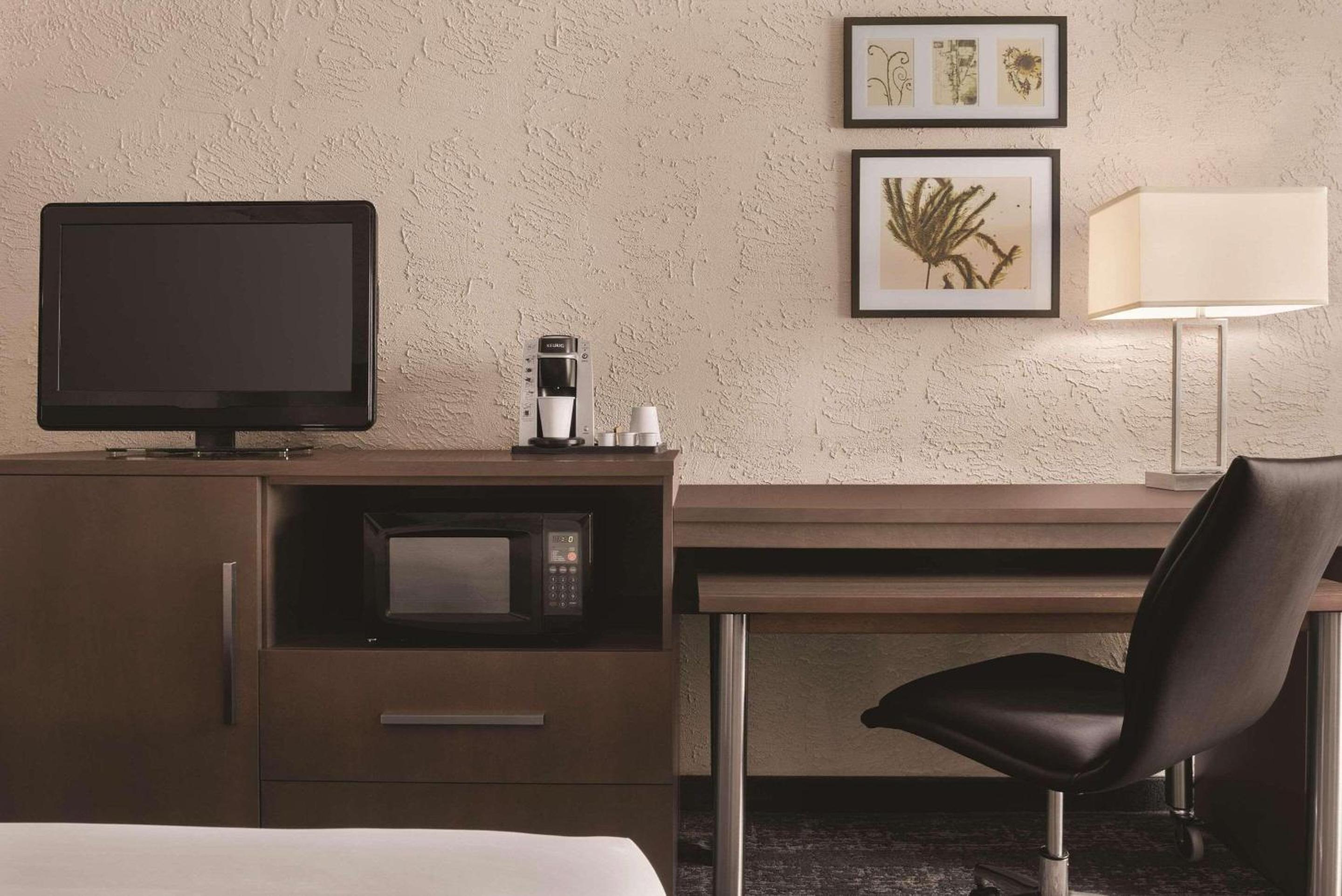 Country Inn  Suites by Radisson, Mt Pleasant-Racine West, WI - Property Image 65