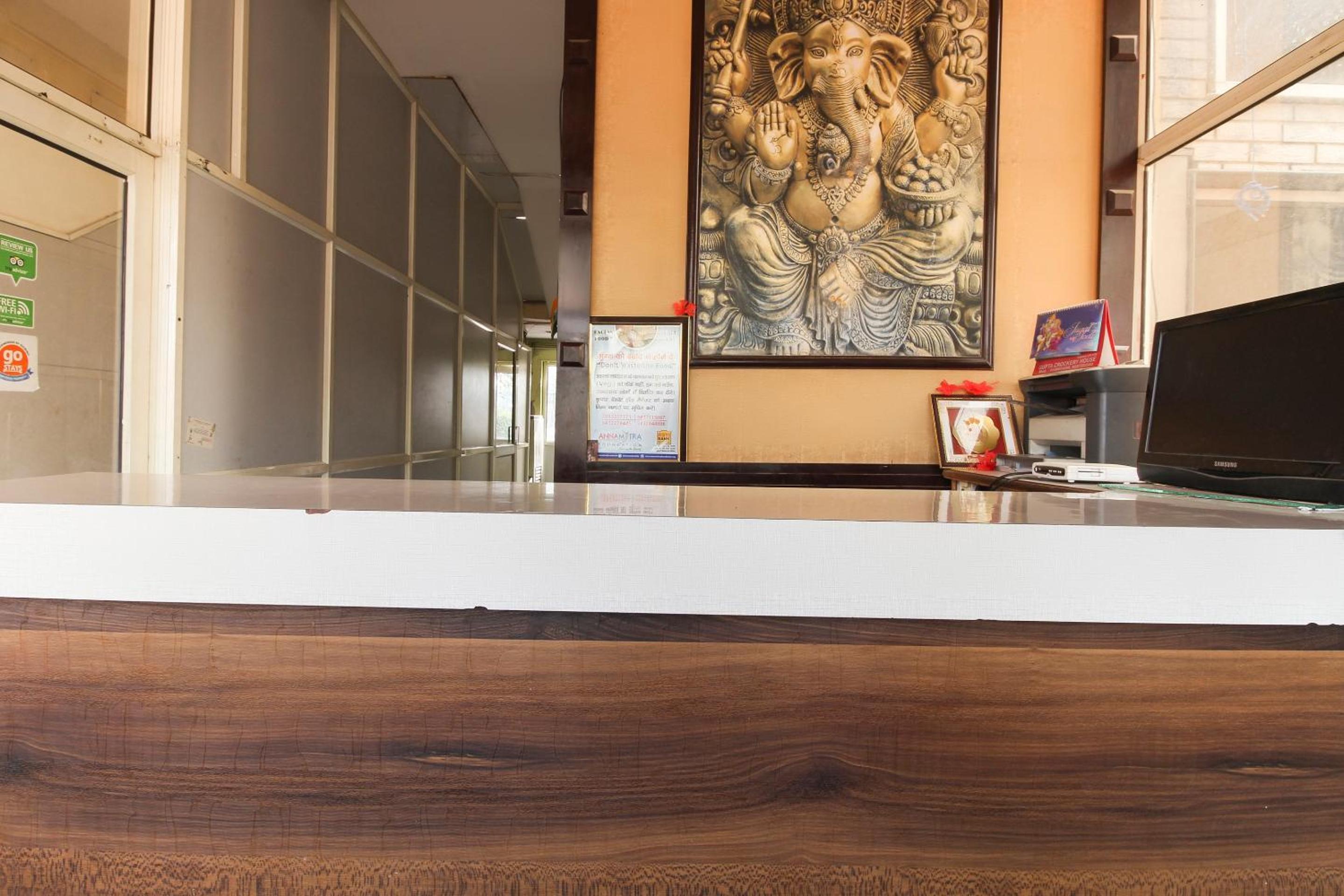 Lobby & Reception
