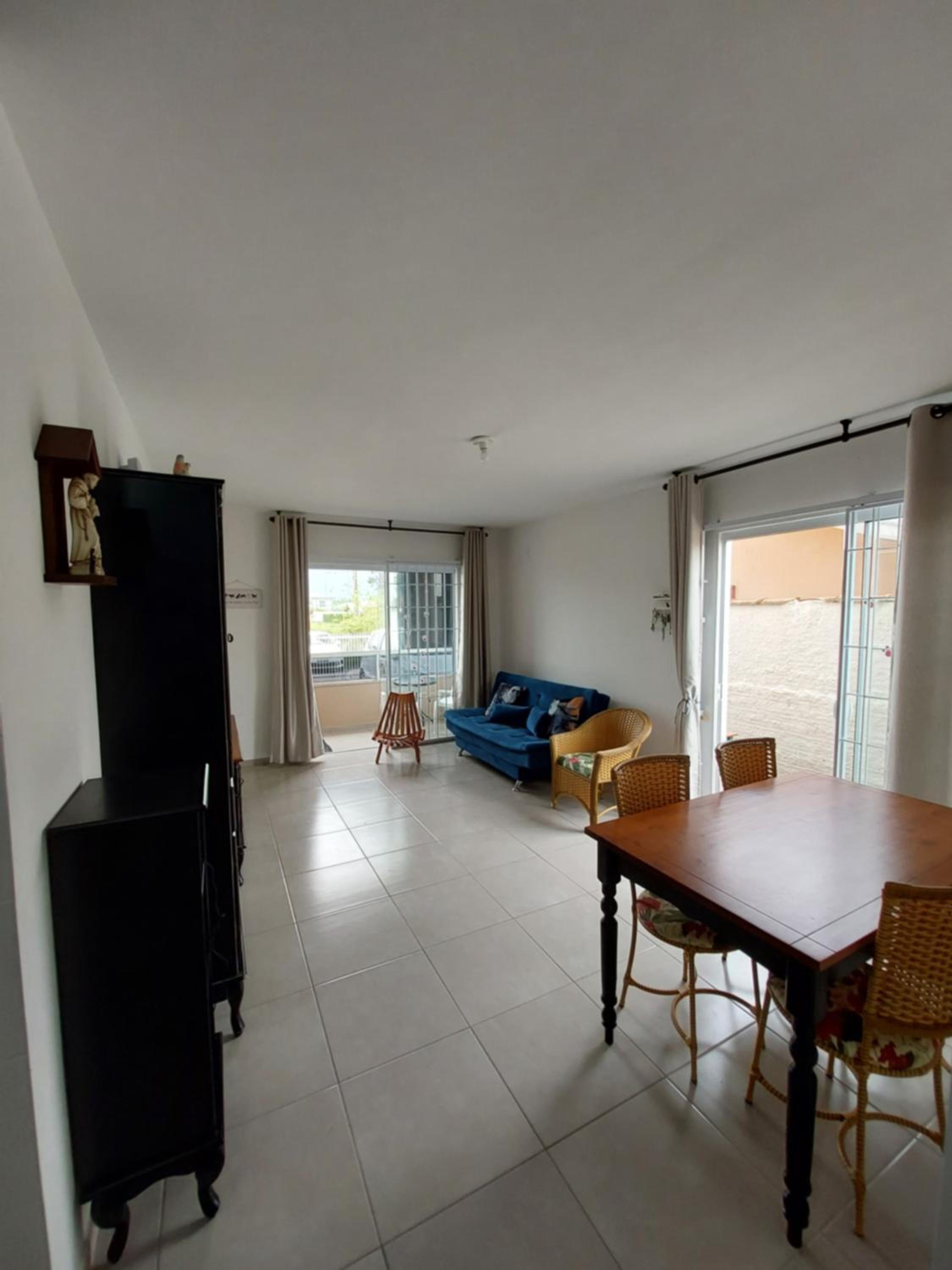 Apartamento Praia da Pinheira, 500m do mar.