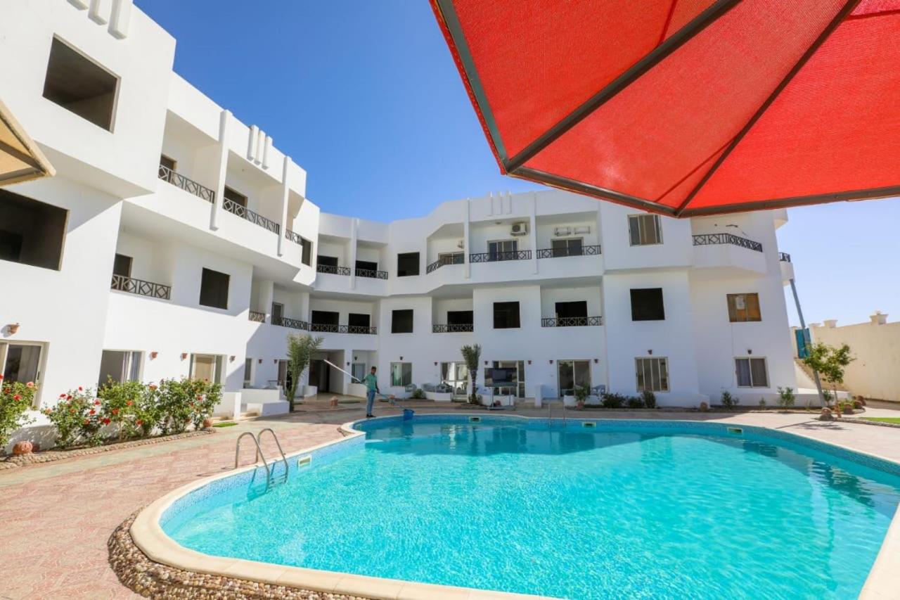 La bonita compound