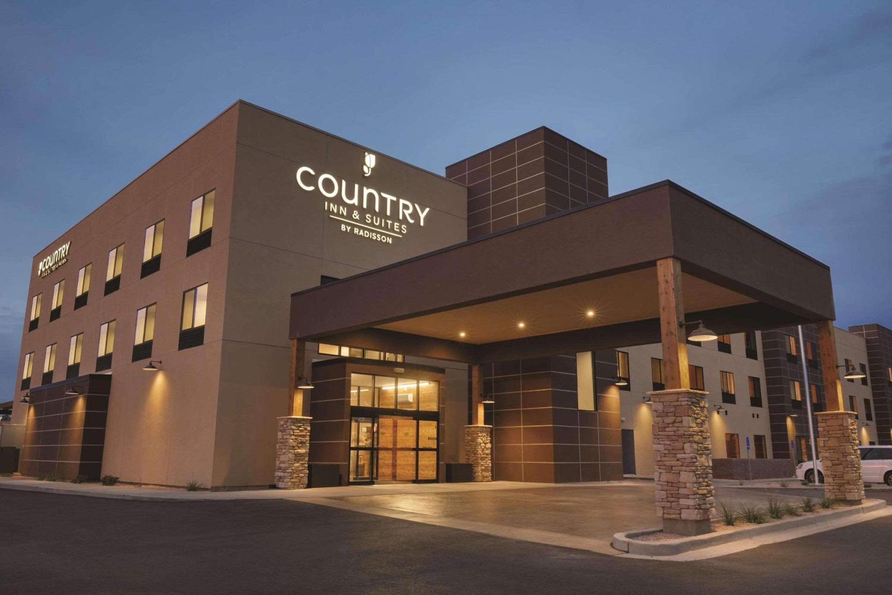 Page Vacations - Country Inn  Suites by Radisson, Page, AZ - Property Image 1