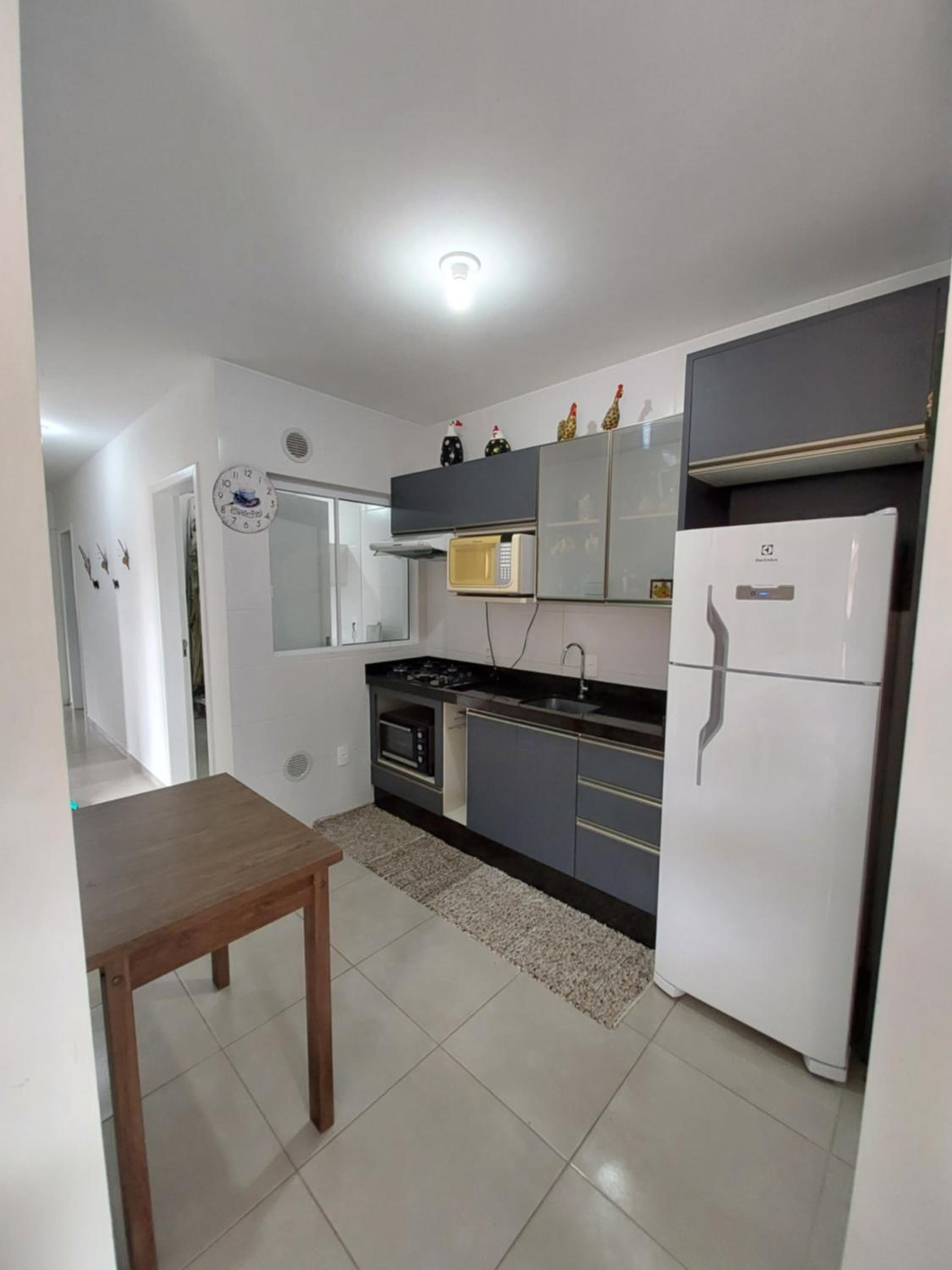 Apartamento Praia da Pinheira, 500m do mar.