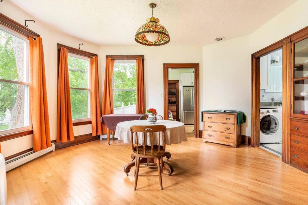 Cozy Studio in Downtown Freeport view 4