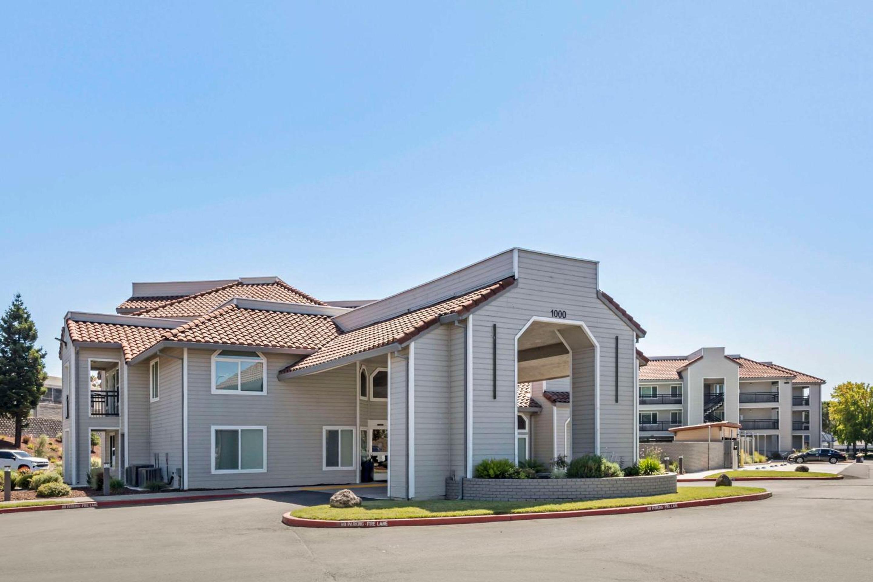Vallejo Vacations - Country Inn Suites by Radisson, Vallejo Napa Valley, CA - Property Image 24