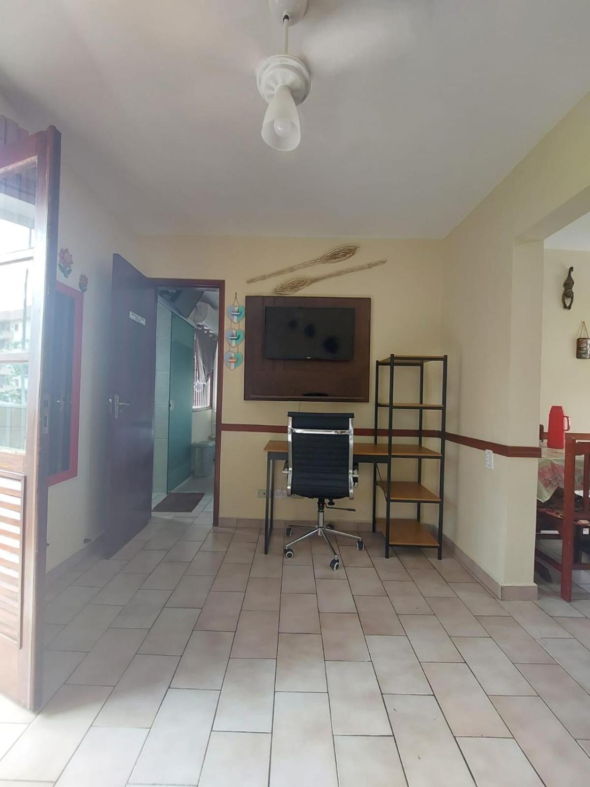 Apartamento em Ubatuba com ar condicionado no Itaguá