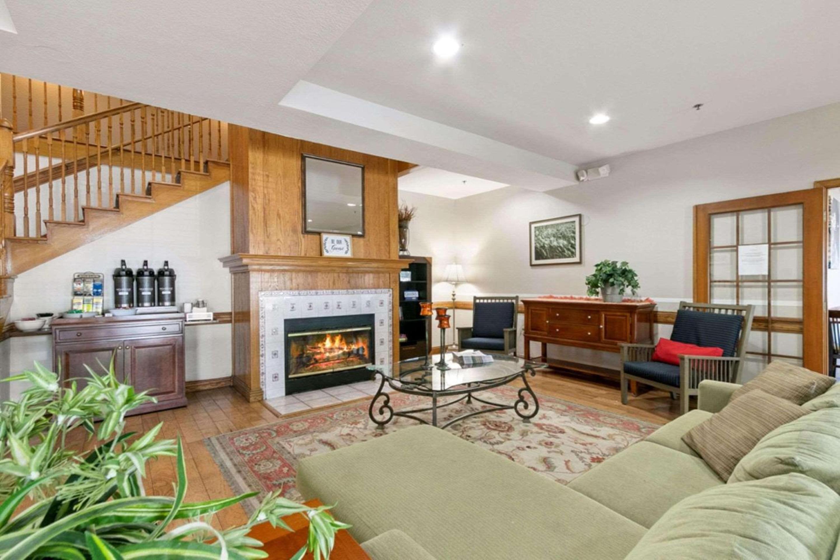 Greeley Vacations - Country Inn  Suites by Radisson, Greeley, CO - Property Image 26