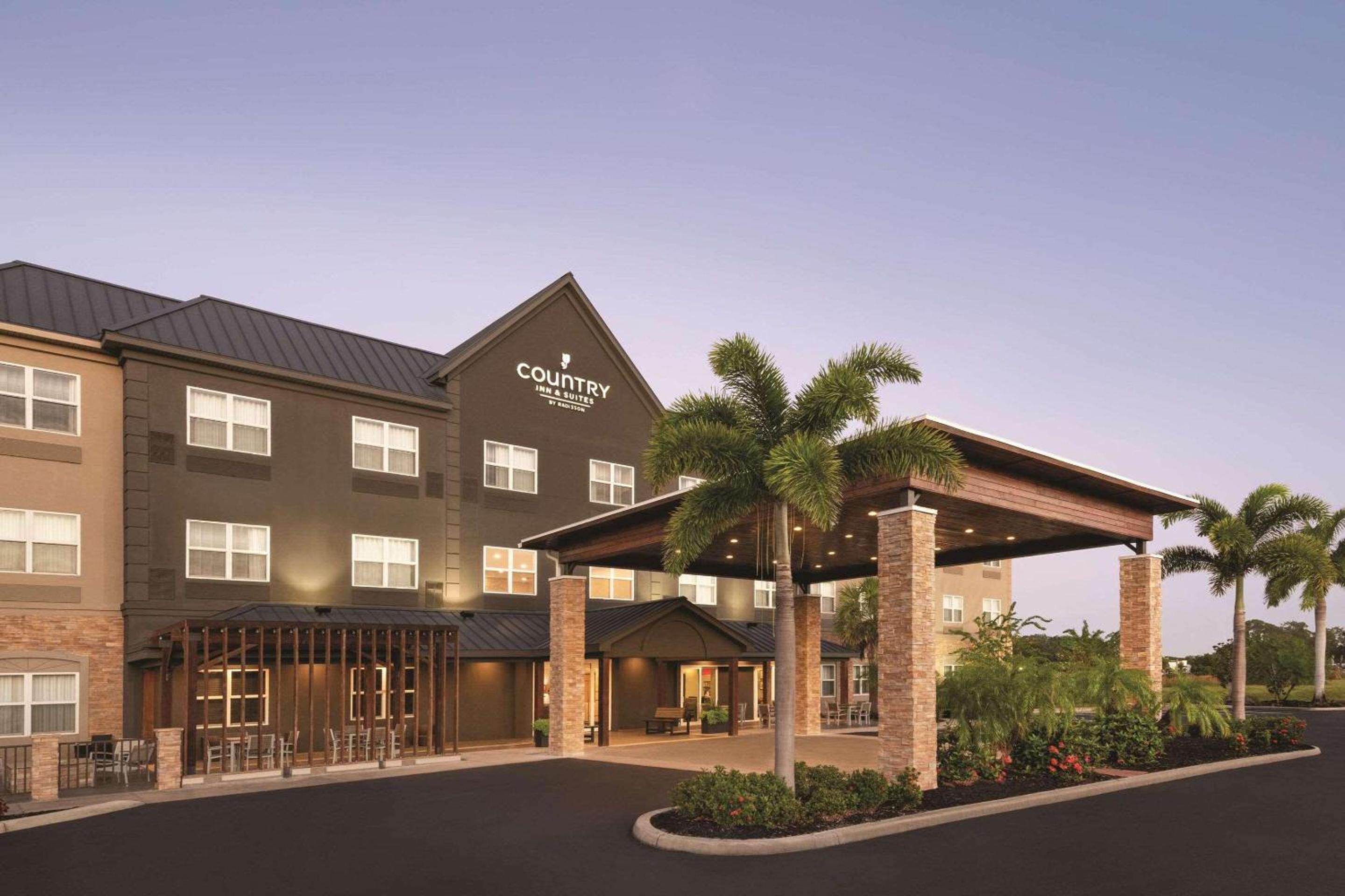 Hotel Country Inn & Suites by Radisson, Bradenton-Lakewood Ranch, FL