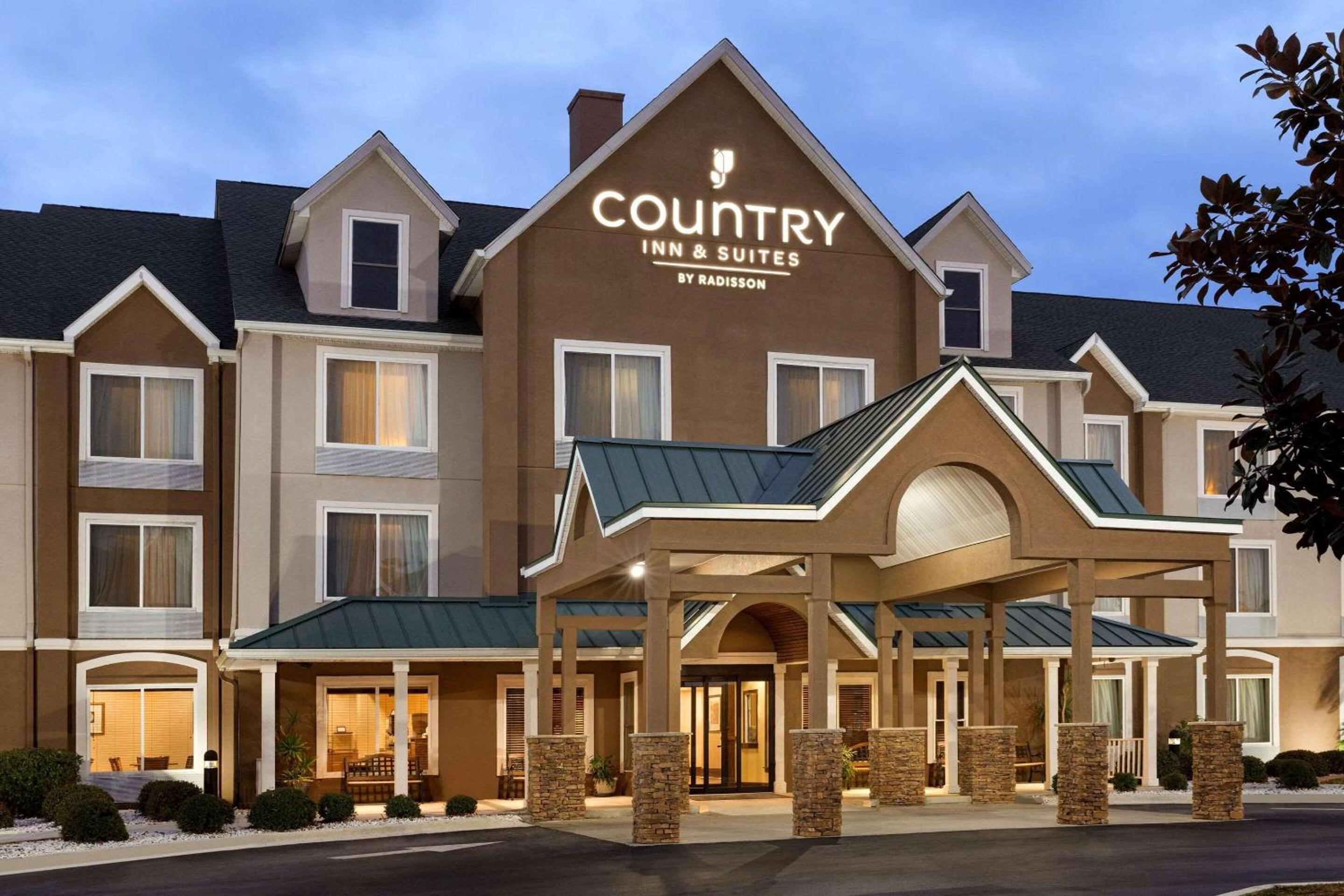 Ridgeland Vacations - Country Inn  Suites by Radisson, Savannah I-95 North, GA - Property Image 1