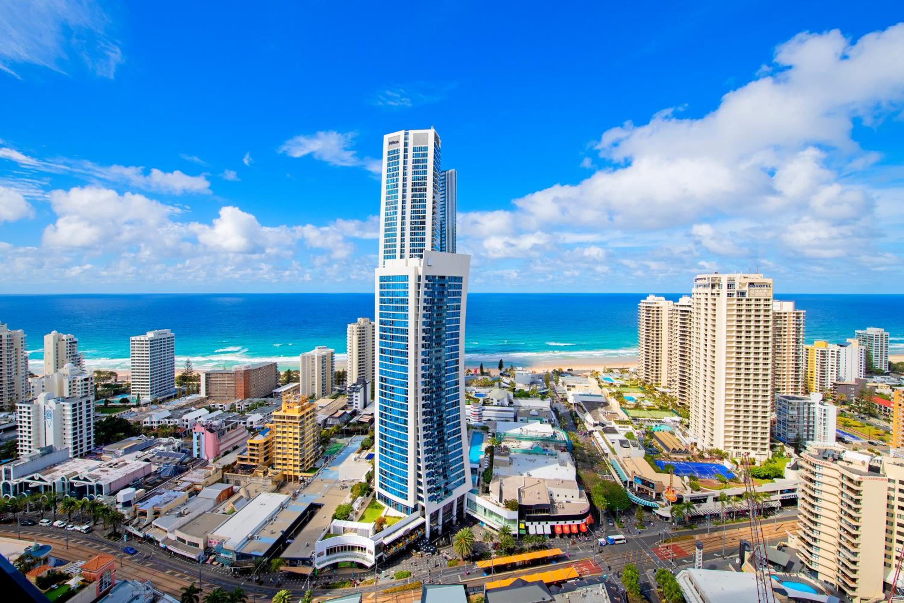 1BR Couples Retreat in Circle on Cavill (Best Location!)