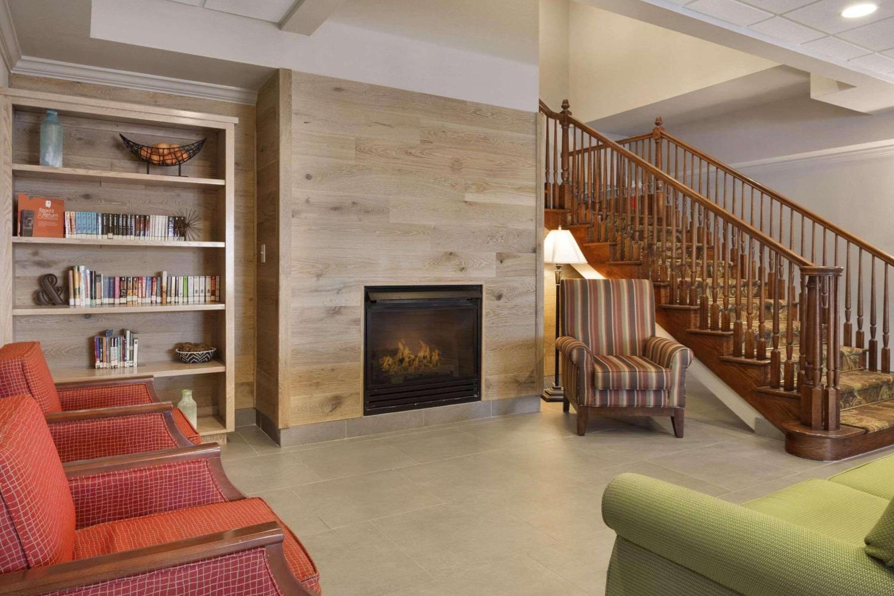 Warner Robins Vacations - Country Inn Suites by Radisson, Warner Robins, GA - Property Image 43