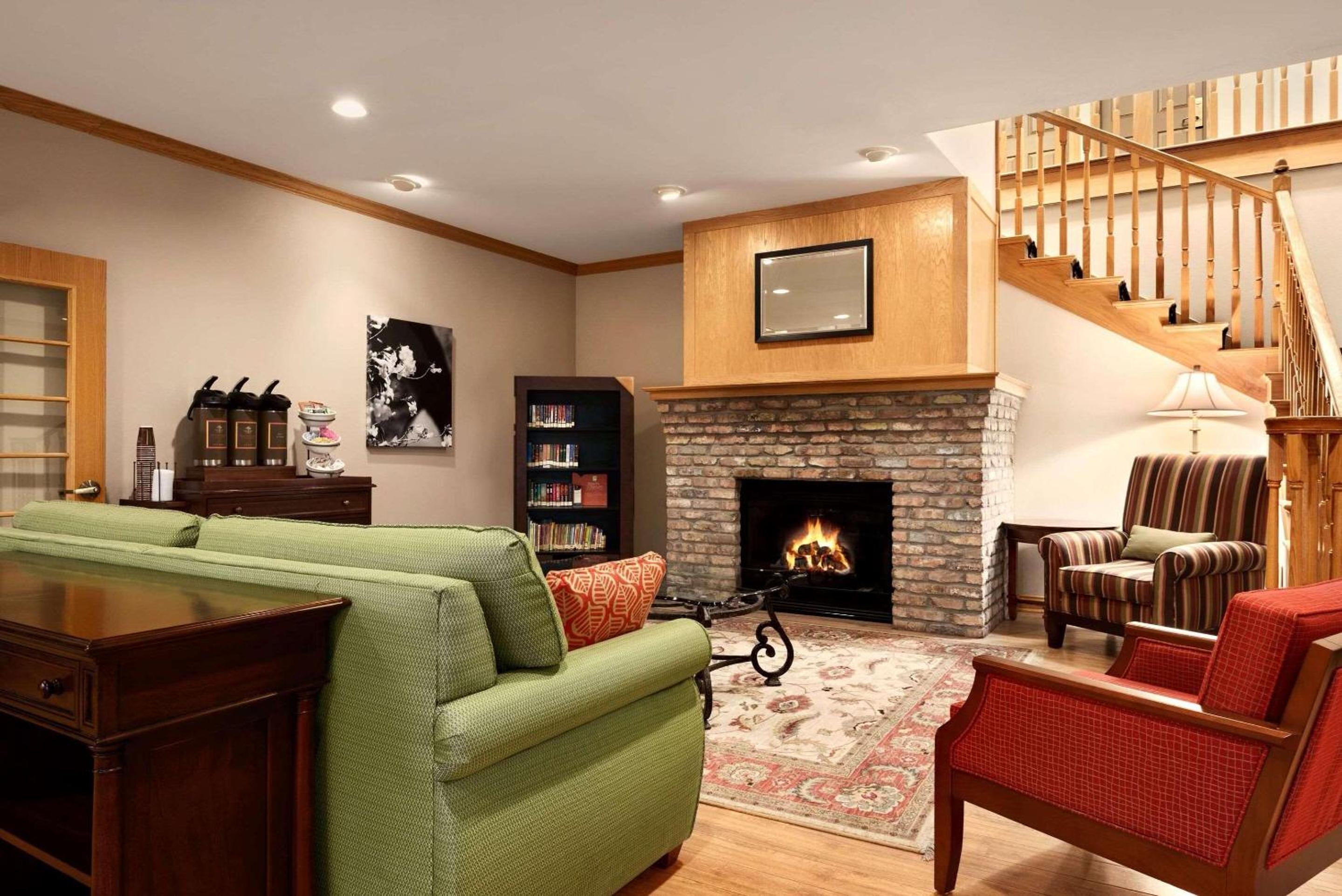 Country Inn & Suites by Radisson, Clinton, IA view 2