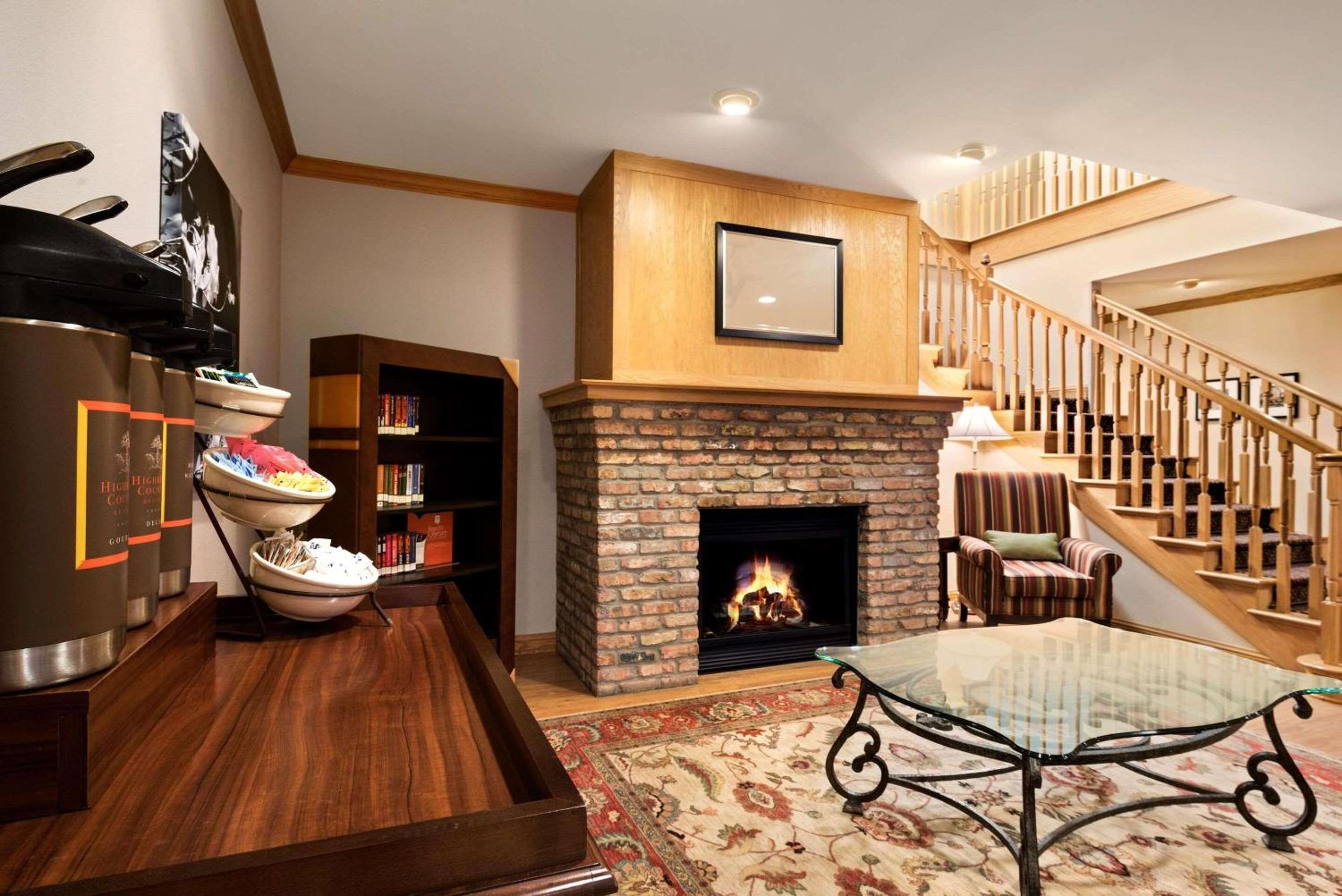 Country Inn & Suites by Radisson, Clinton, IA view 3