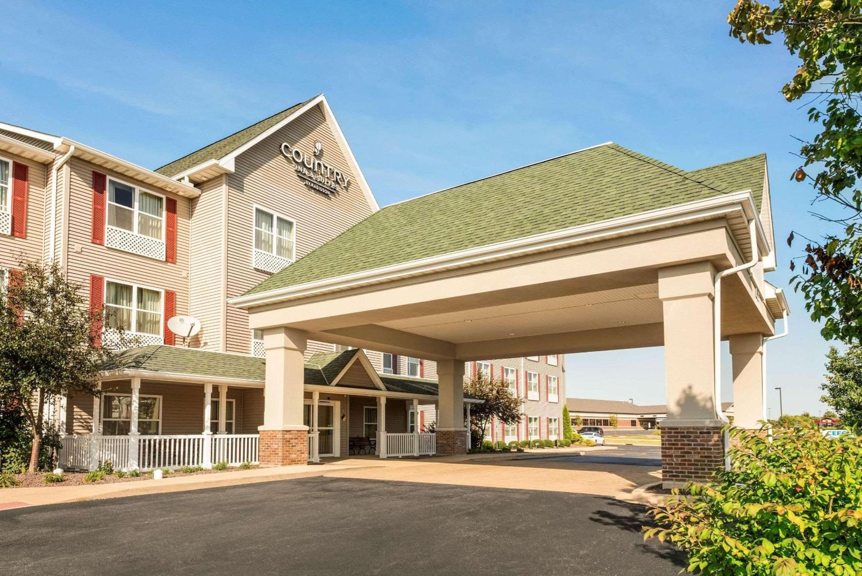 Peoria Vacations - Country Inn  Suites by Radisson, Peoria North, IL - Property Image 1