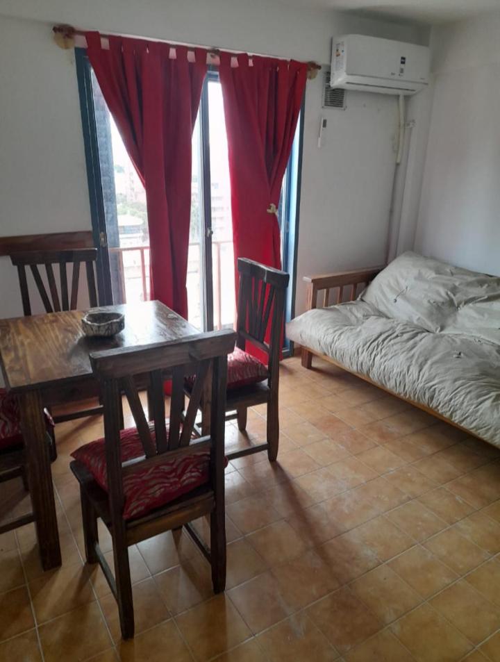 Cómodo y completo en el centro departamento