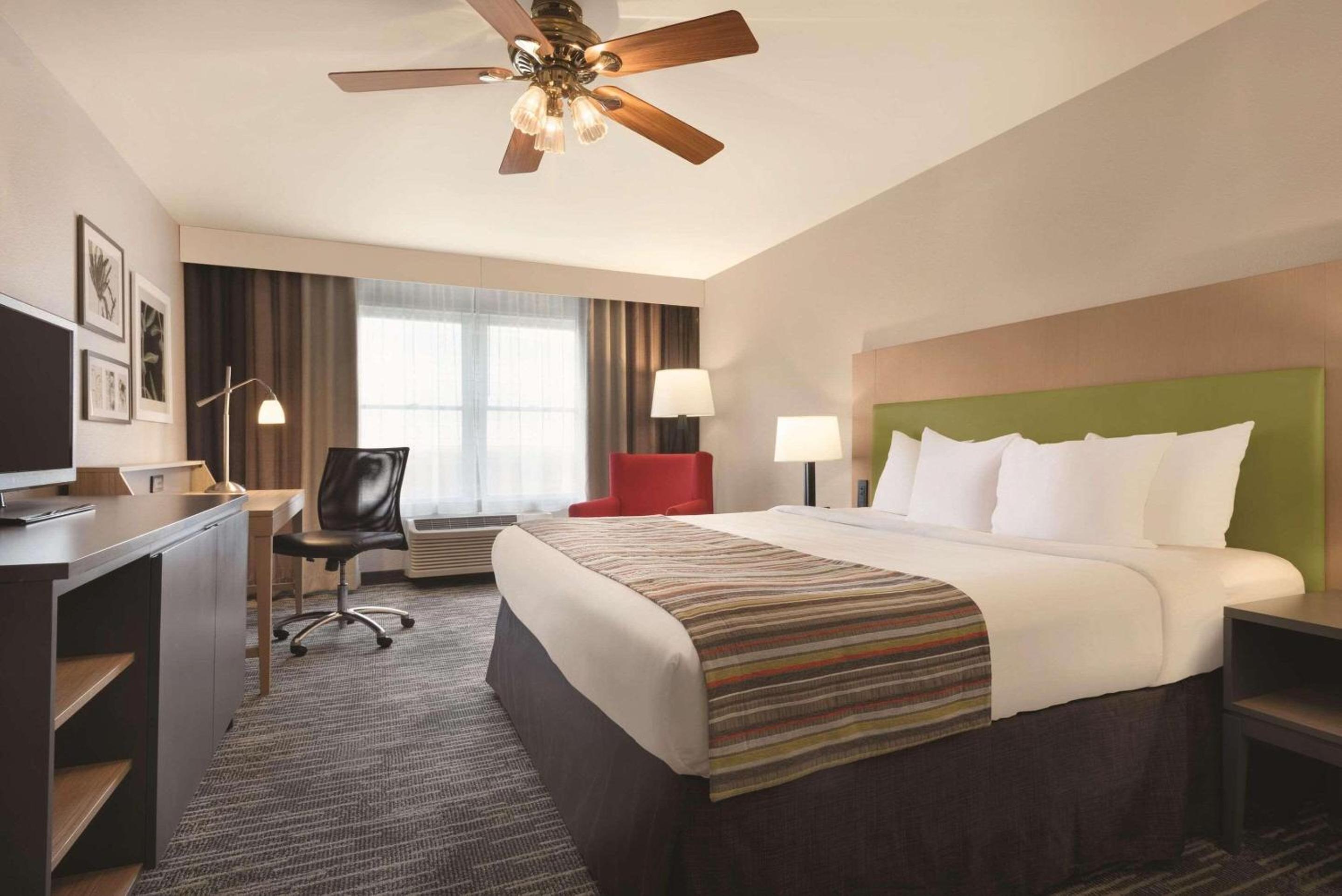 Galena Vacations - Country Inn  Suites by Radisson, Galena, IL - Property Image 2