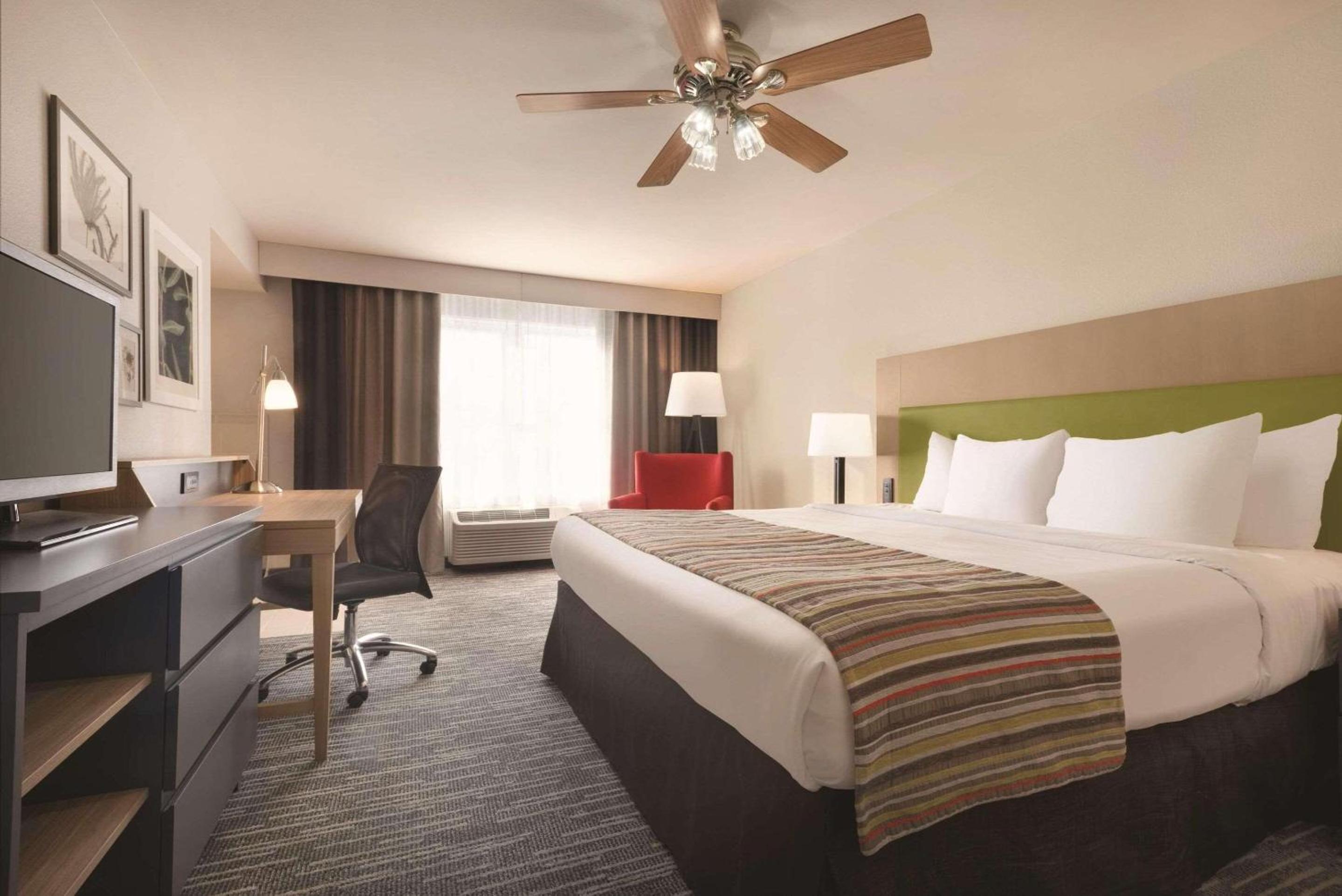 Galena Vacations - Country Inn  Suites by Radisson, Galena, IL - Property Image 4