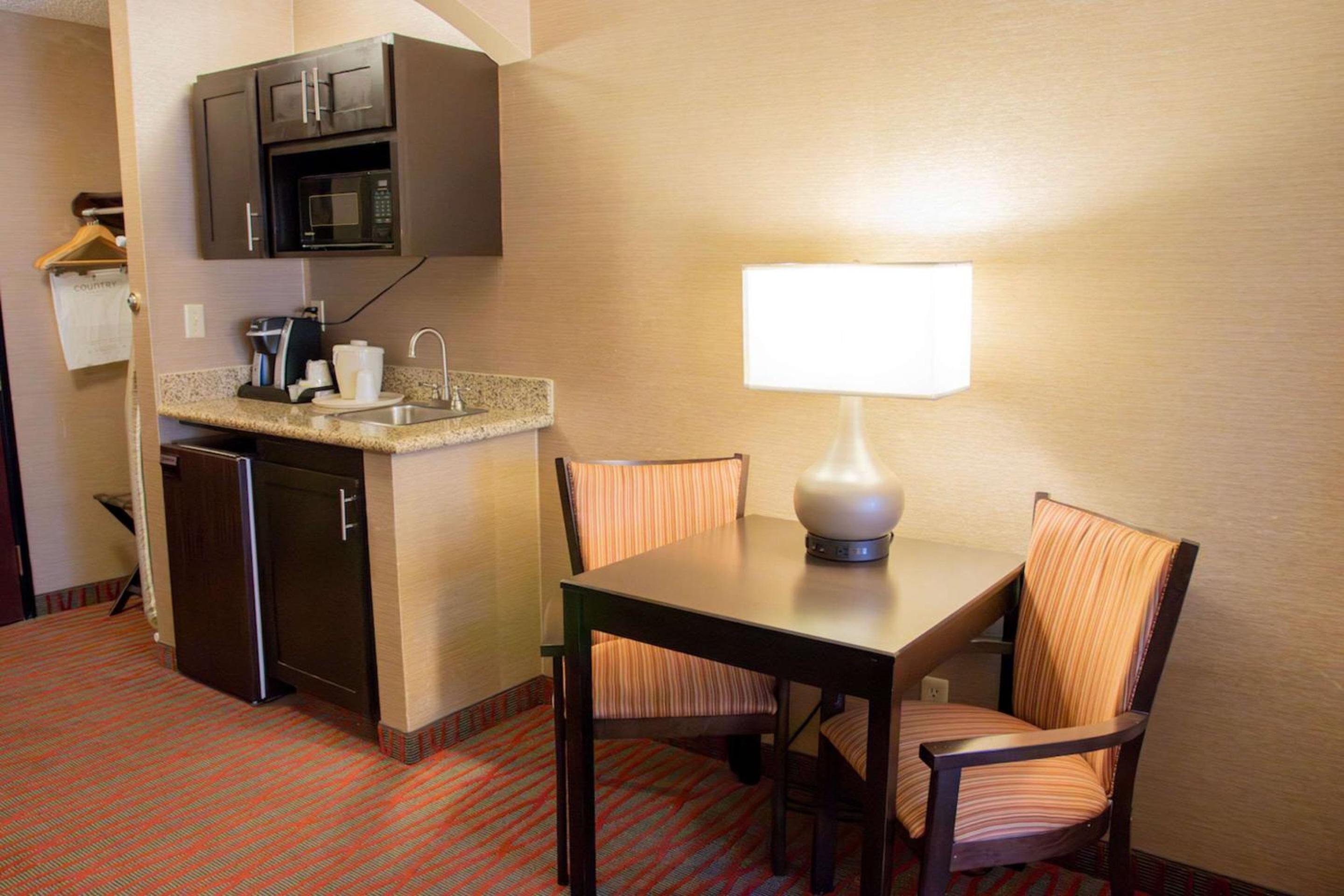 Garden City Vacations - Country Inn  Suites by Radisson, Garden City, KS - Property Image 18