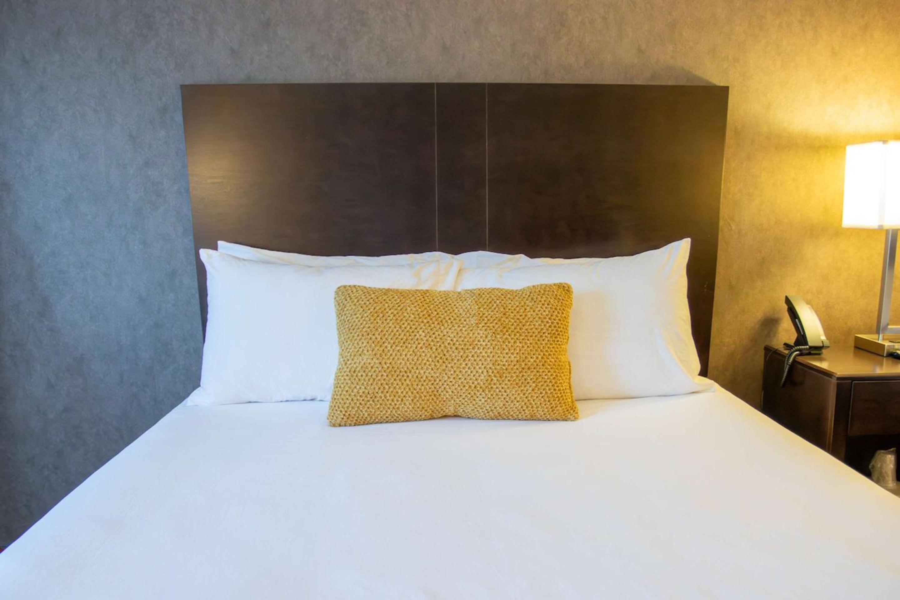 Garden City Vacations - Country Inn  Suites by Radisson, Garden City, KS - Property Image 1