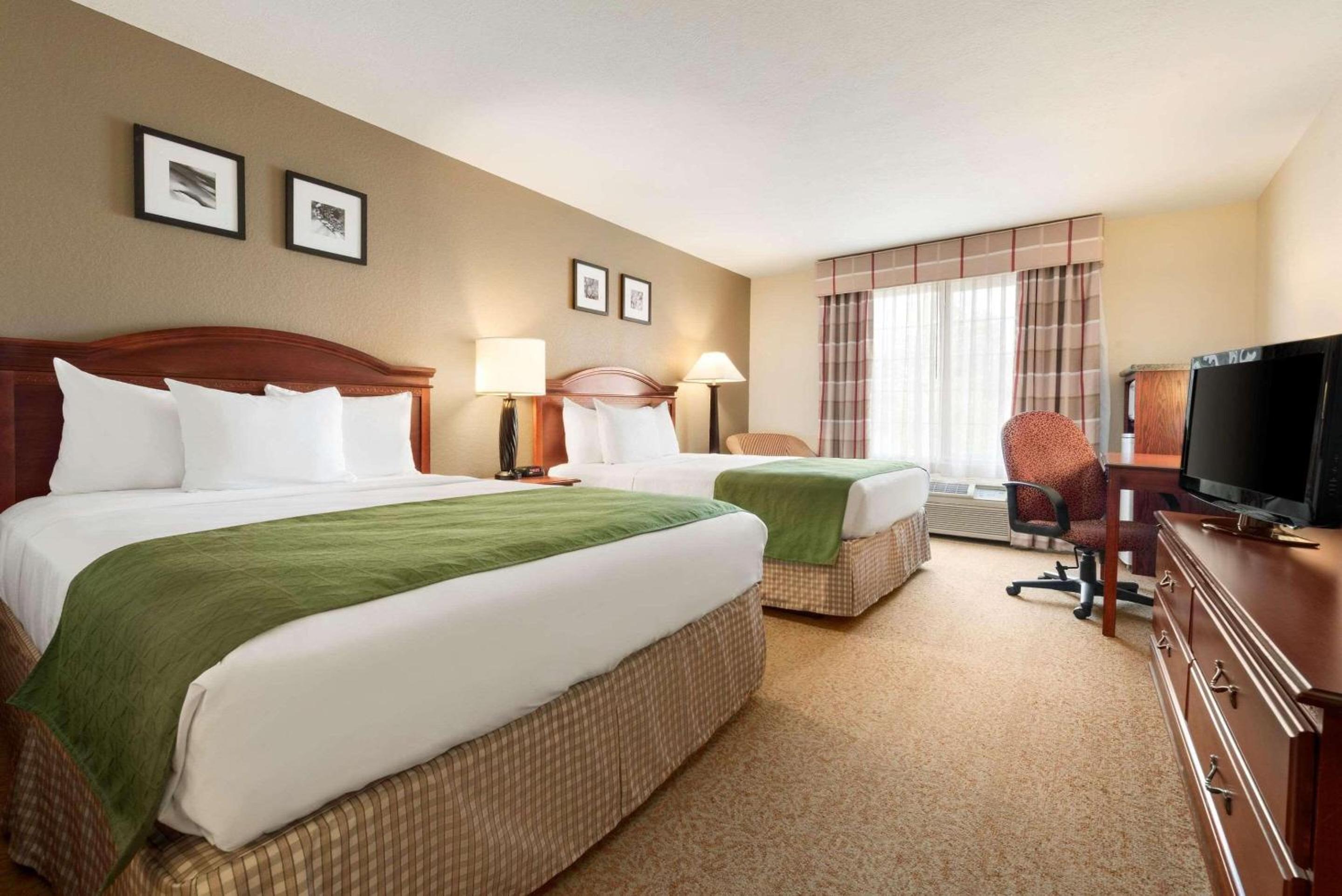 Garner Hotel Paducah West view 4
