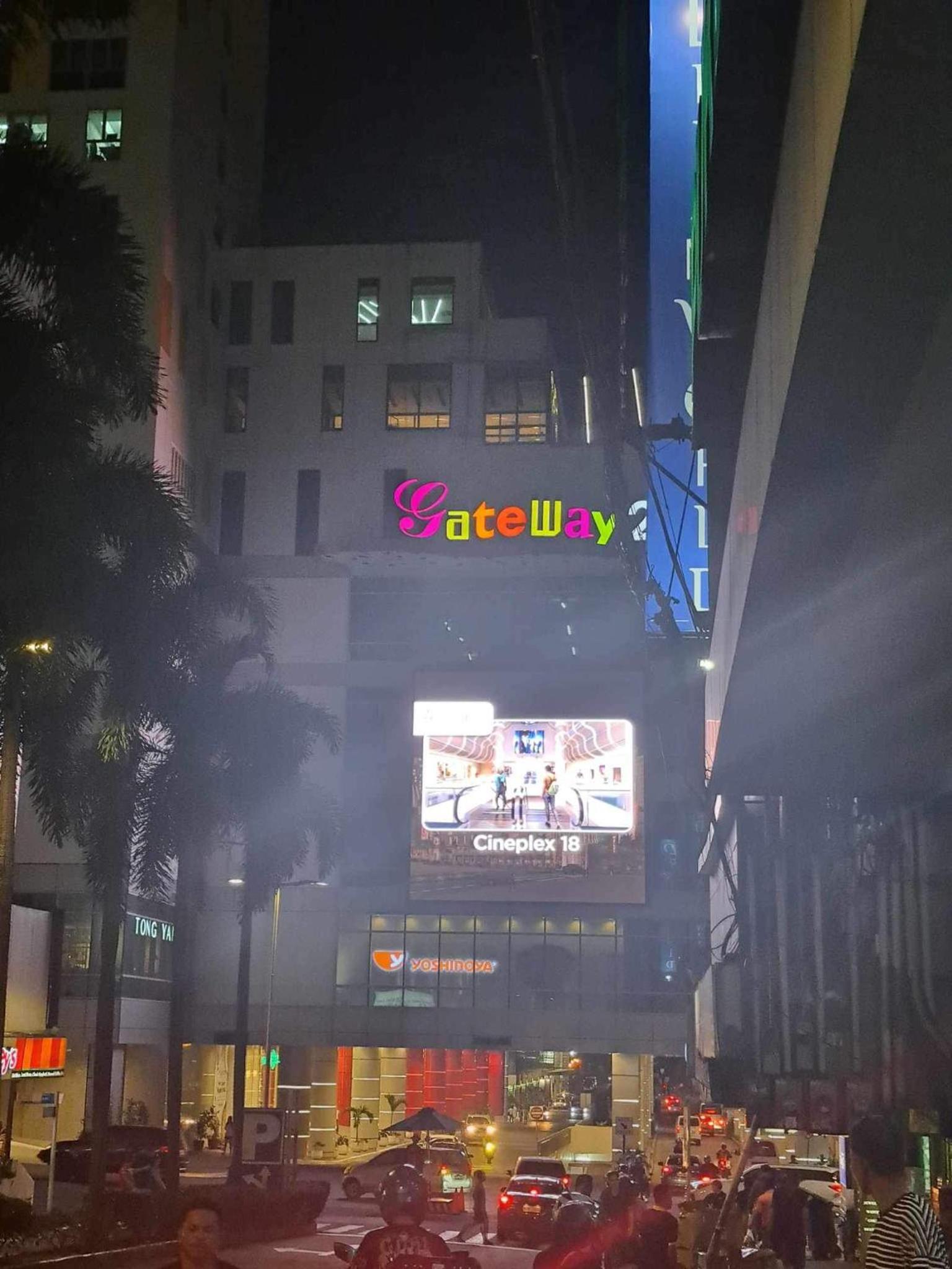 Cozy Studio with Queen Size Bed in Araneta Quezon City view 2
