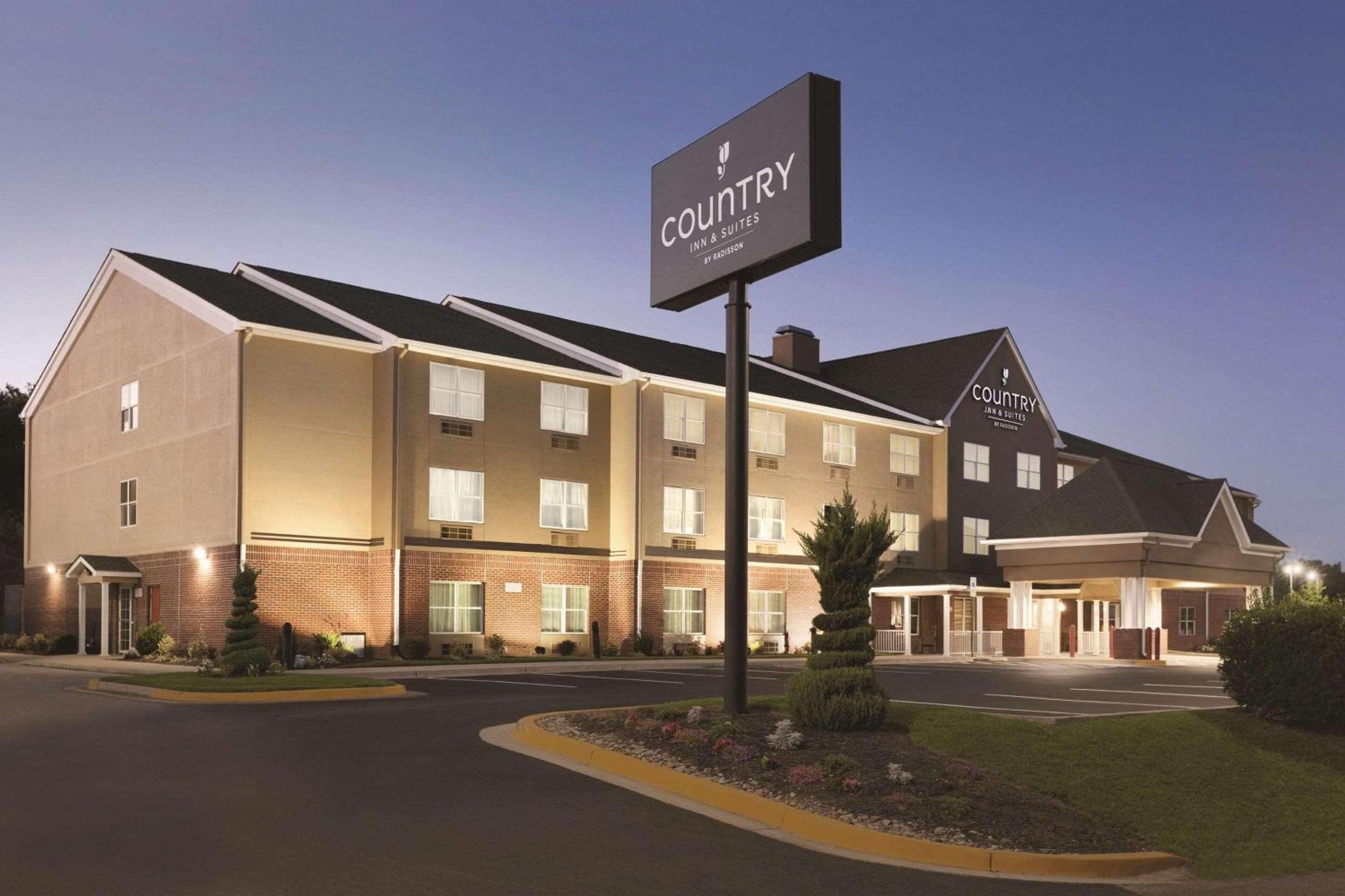 Hotel Country Inn & Suites by Radisson, Washington, D.C. East - Capitol Heights, MD