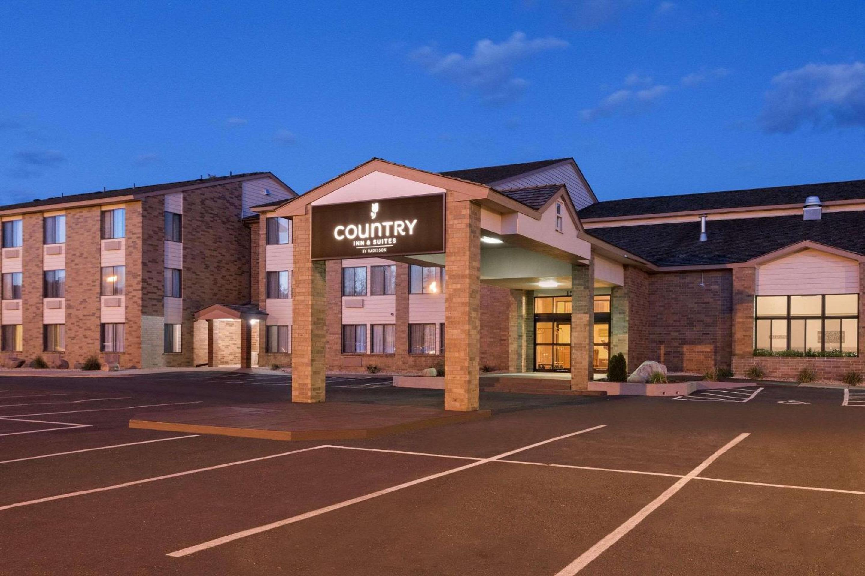 Hotel Country Inn & Suites by Radisson, Coon Rapids, MN