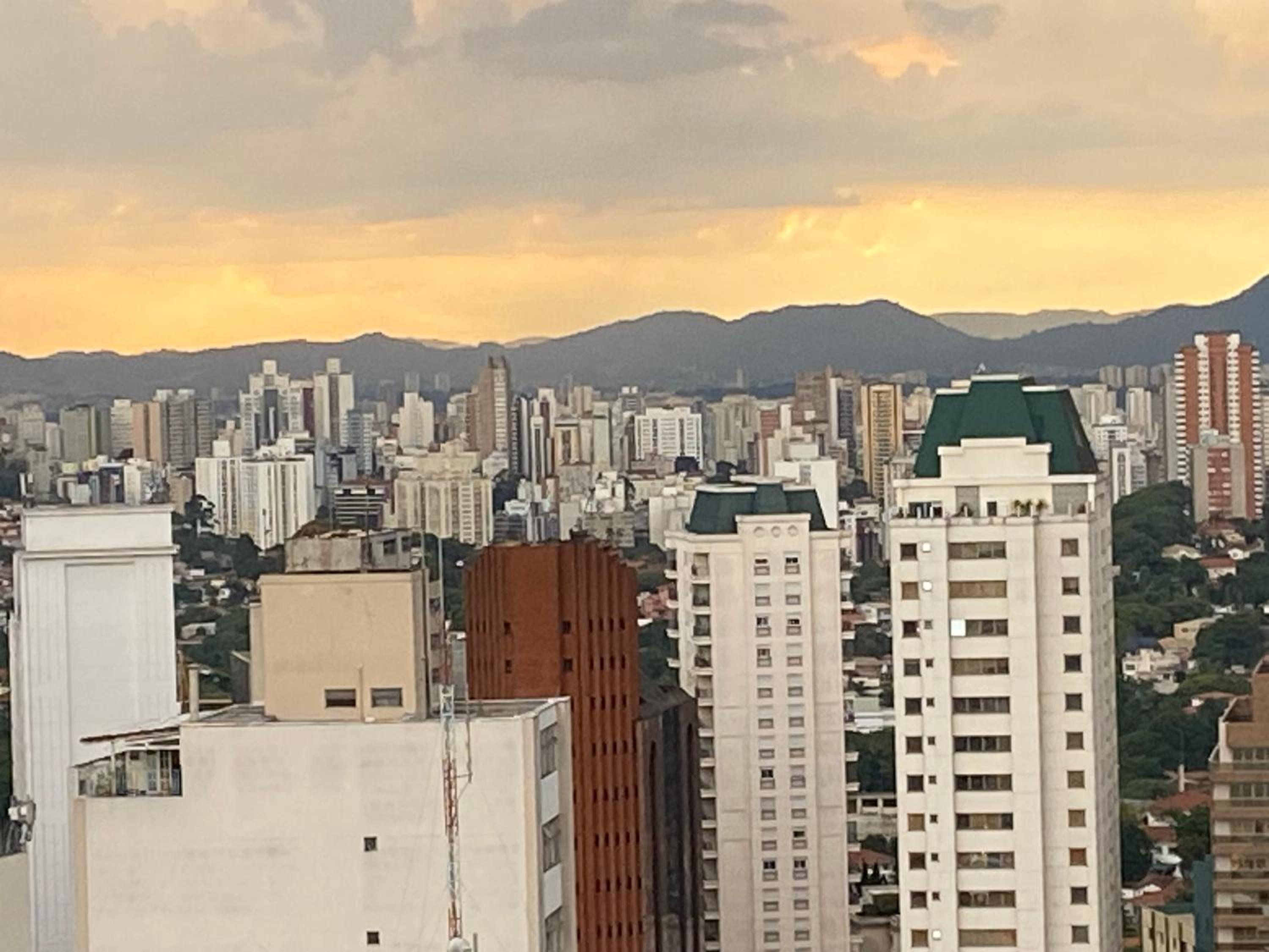 2401 Luxo e Conforto nas Alturas