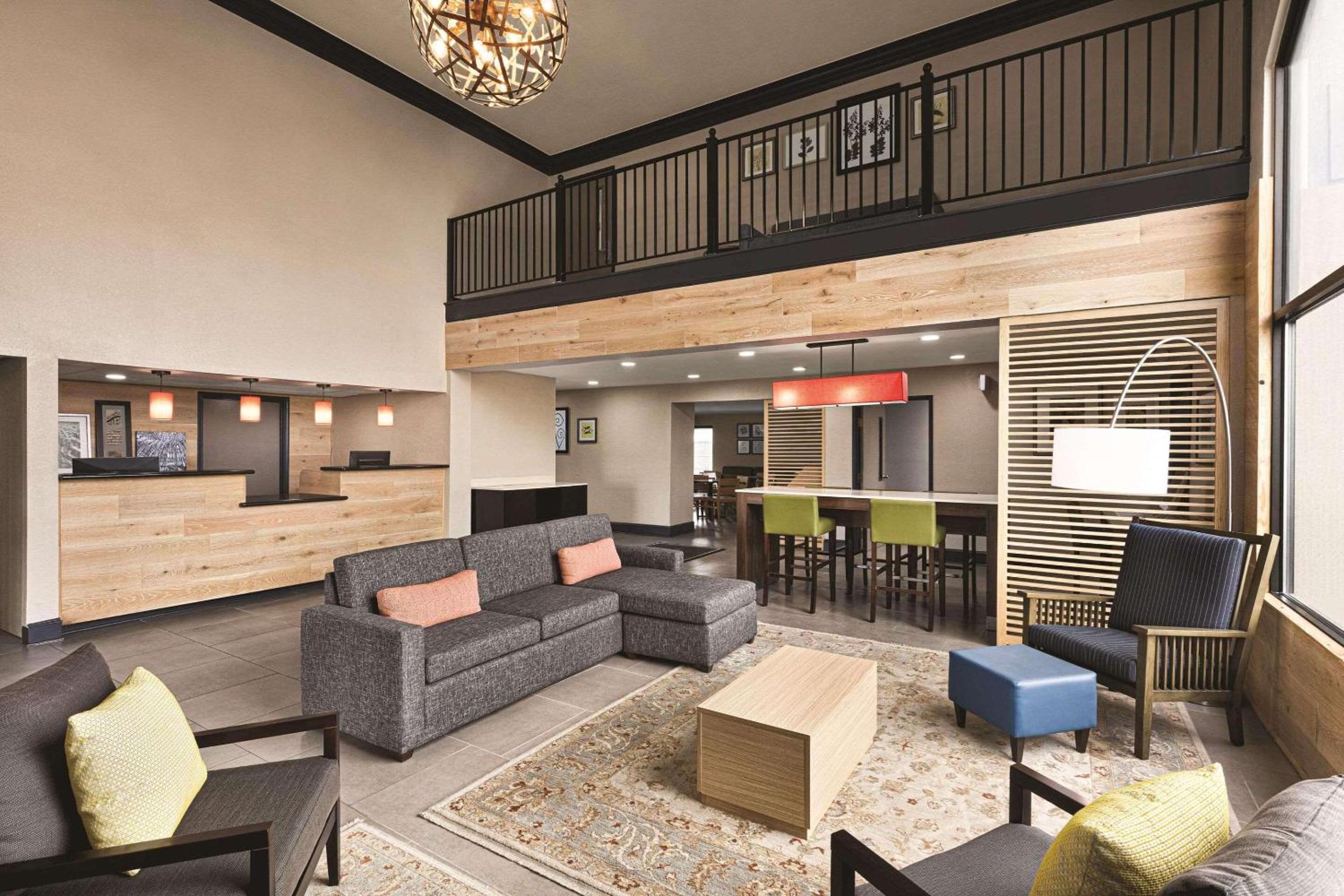 Dunn Vacations - Country Inn Suites by Radisson, Dunn, NC - Property Image 13