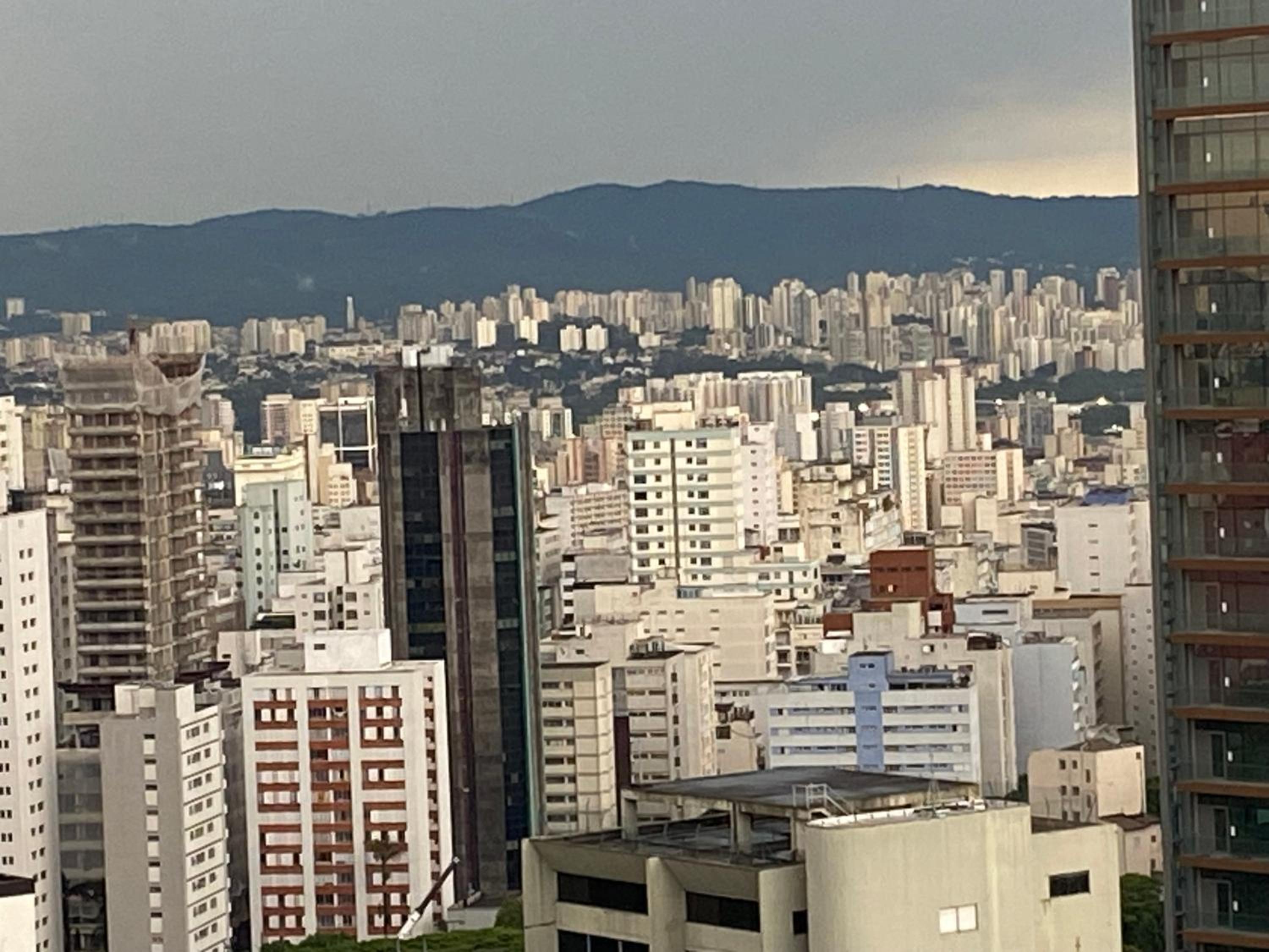 2401 Luxo e Conforto nas Alturas