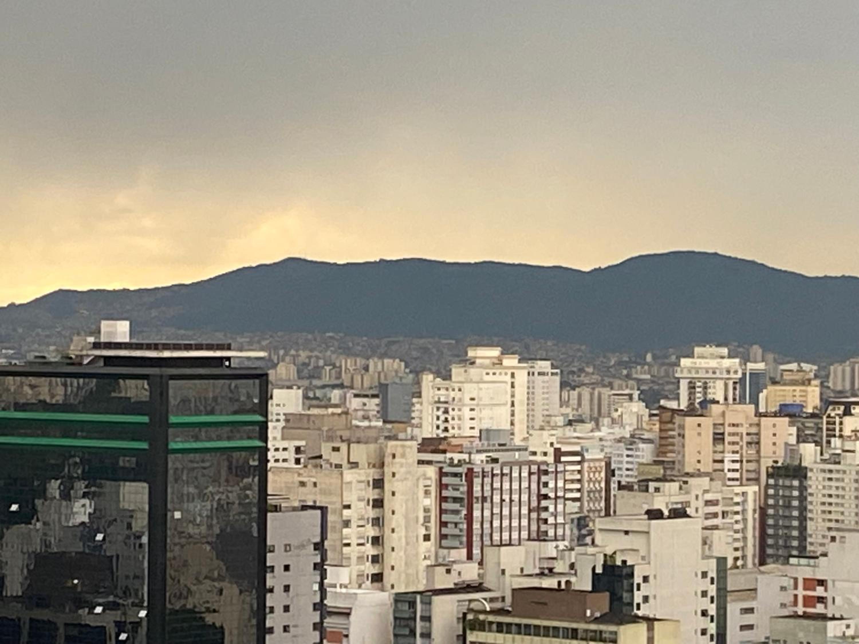 2401 Luxo e Conforto nas Alturas